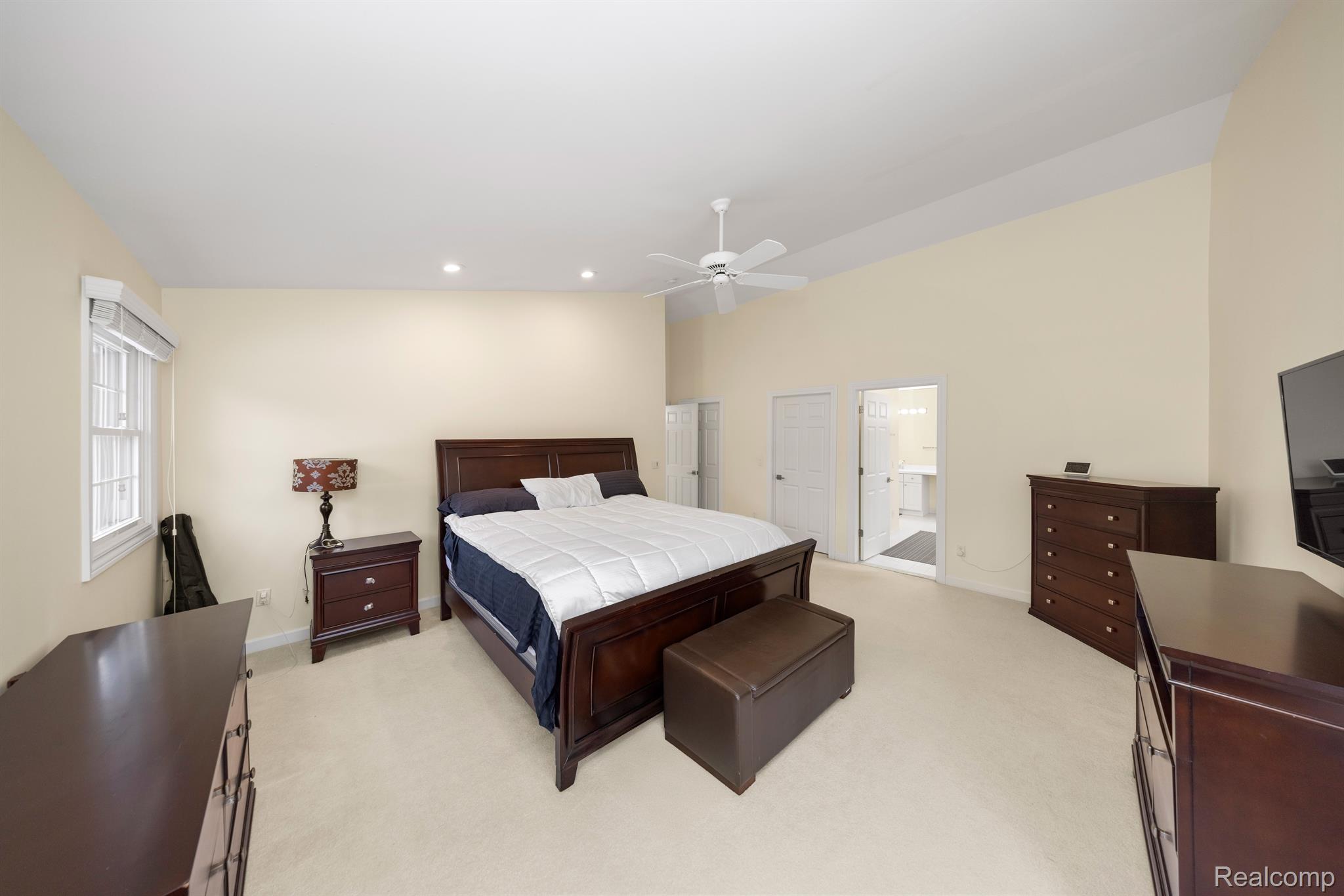 1048 GLENWOOD