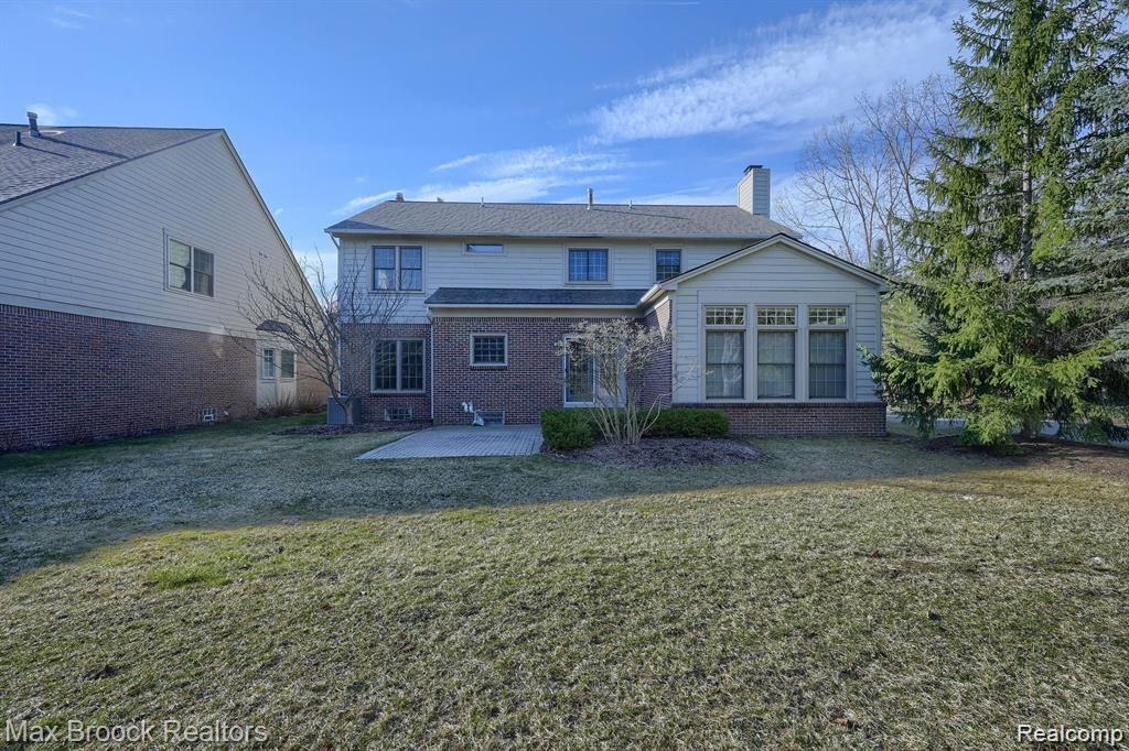 1048 GLENWOOD
