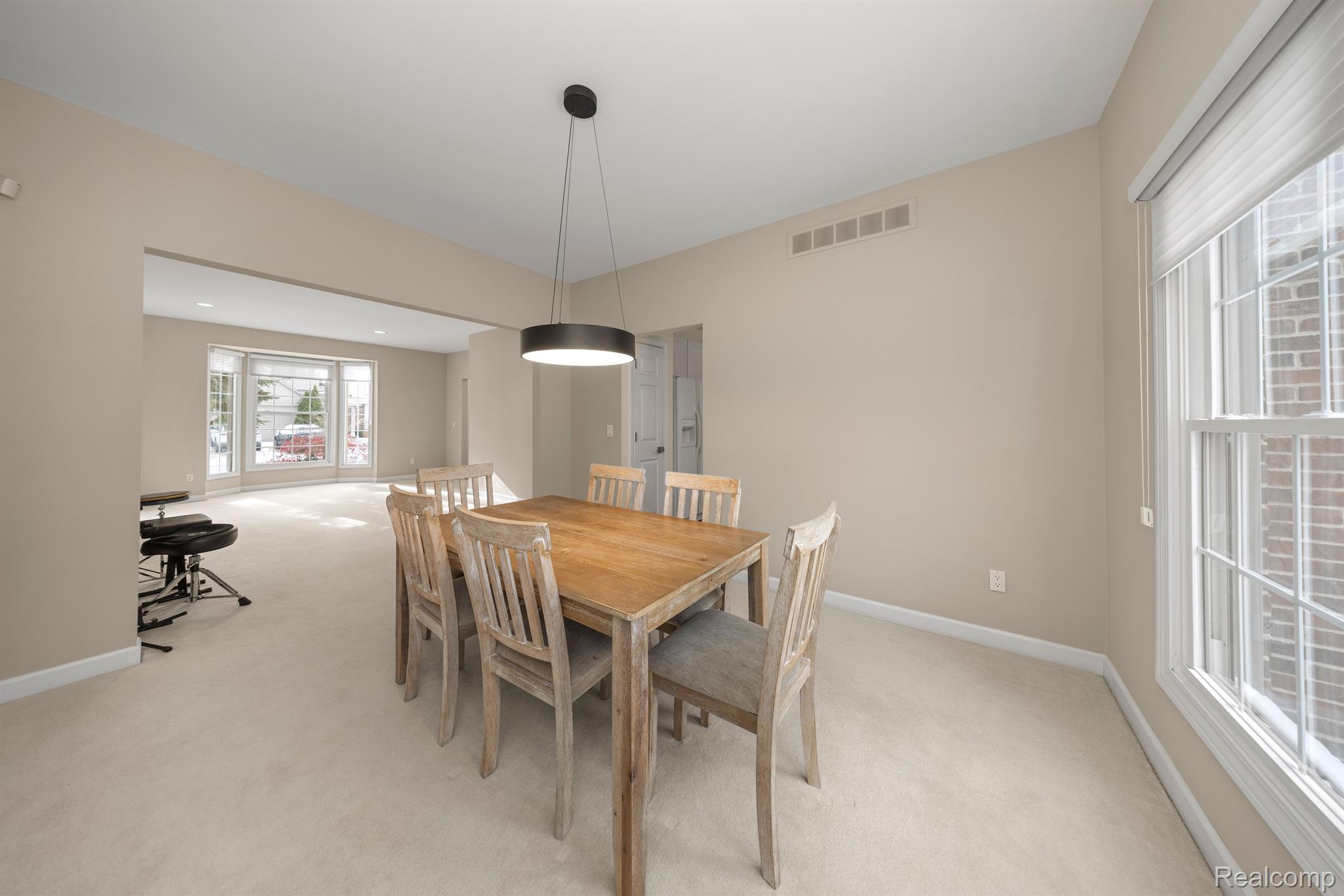 1048 GLENWOOD