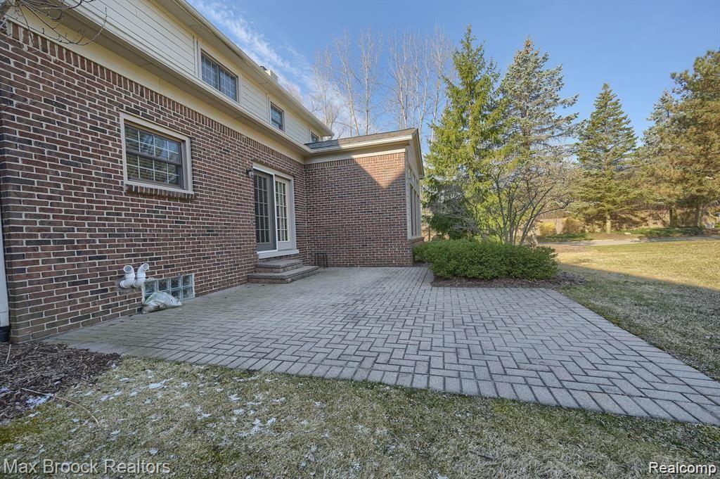 1048 GLENWOOD