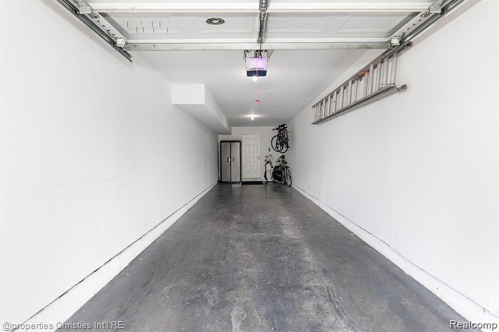 2662 WOODWARD Avenue 64