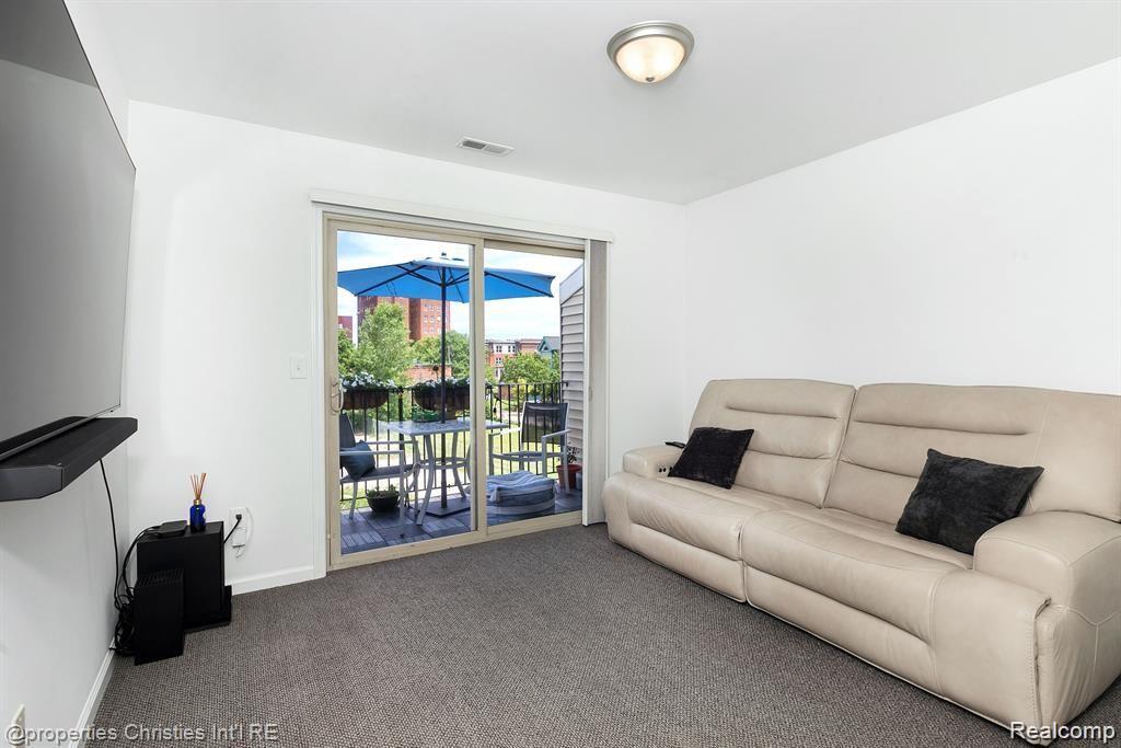 2662 WOODWARD Avenue 64