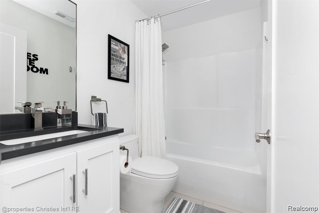 2662 WOODWARD Avenue 64