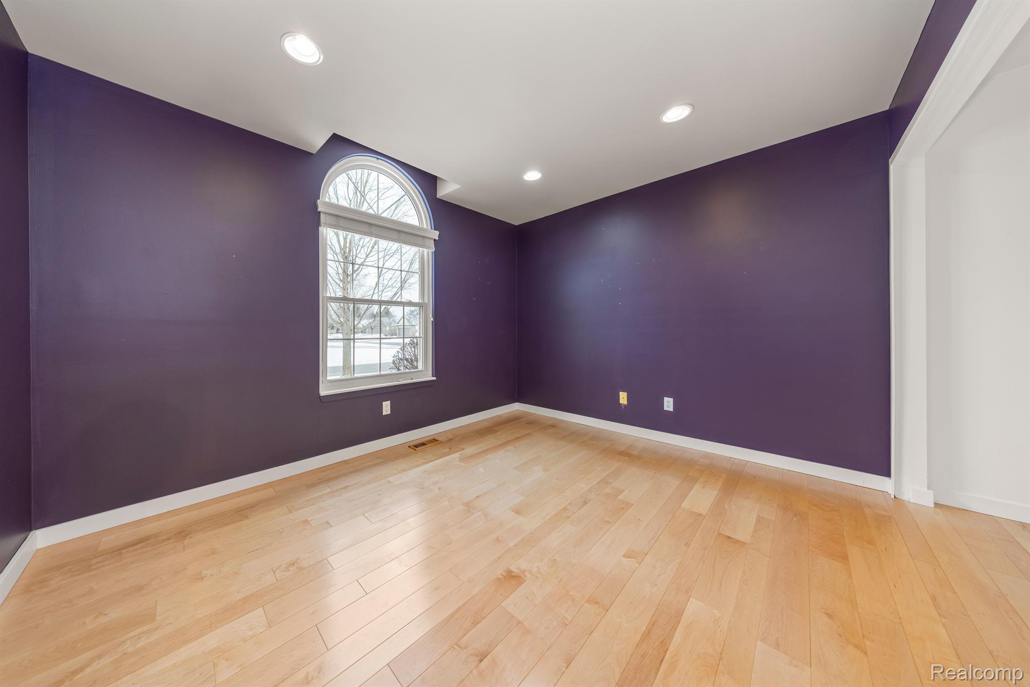165 WINDING Brook