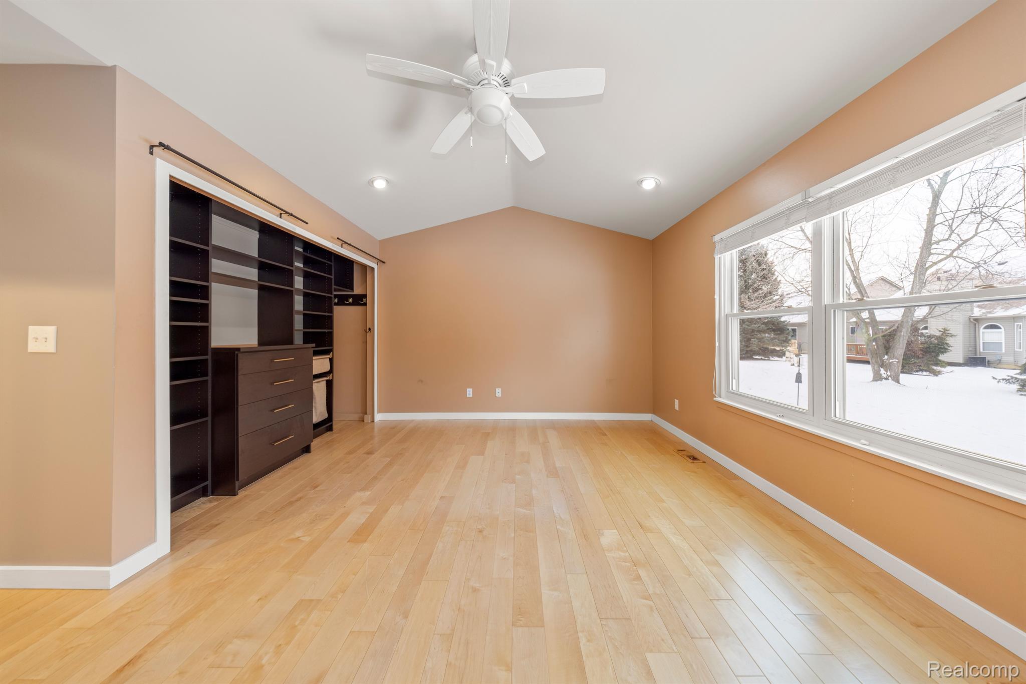 165 WINDING Brook