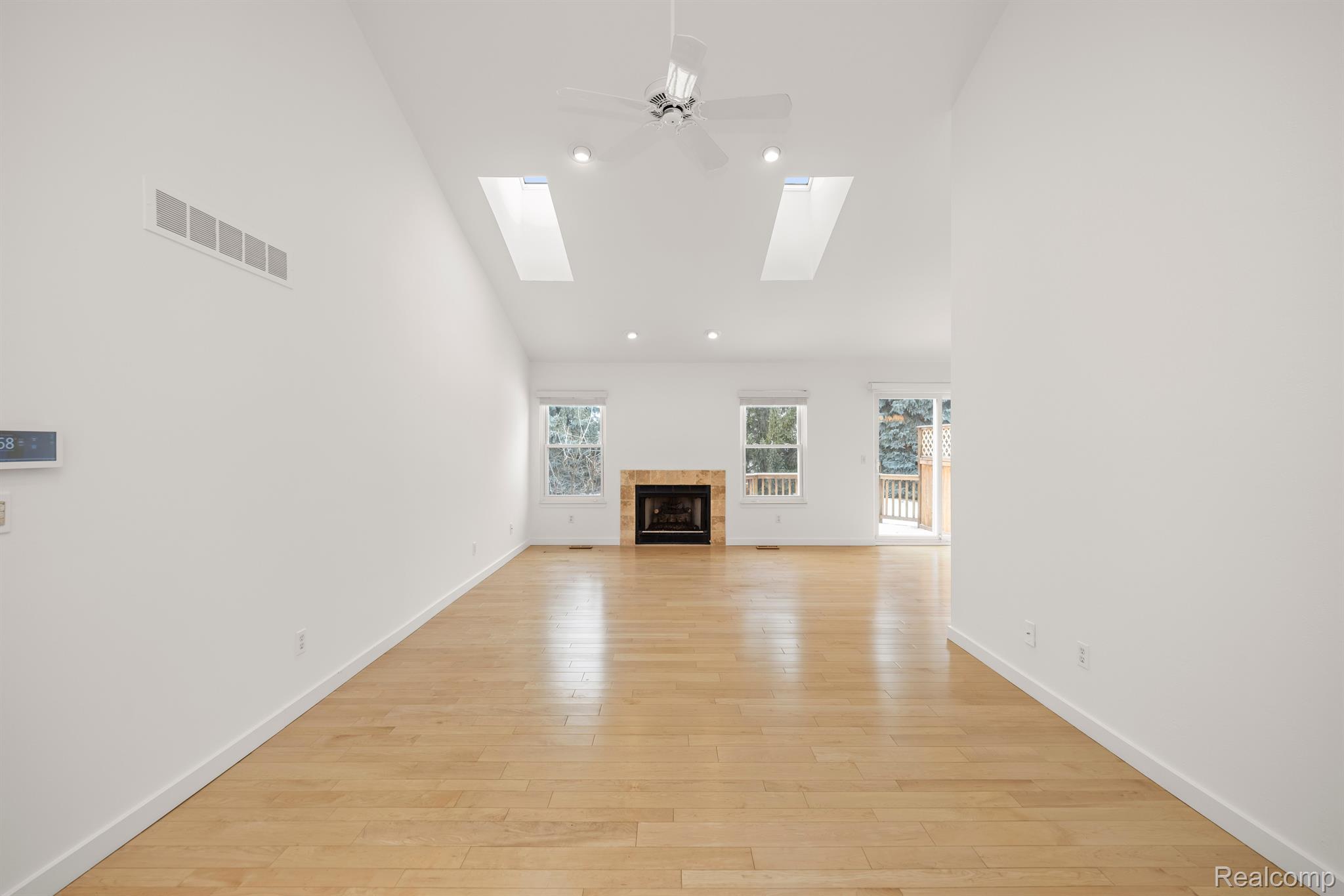 165 WINDING Brook