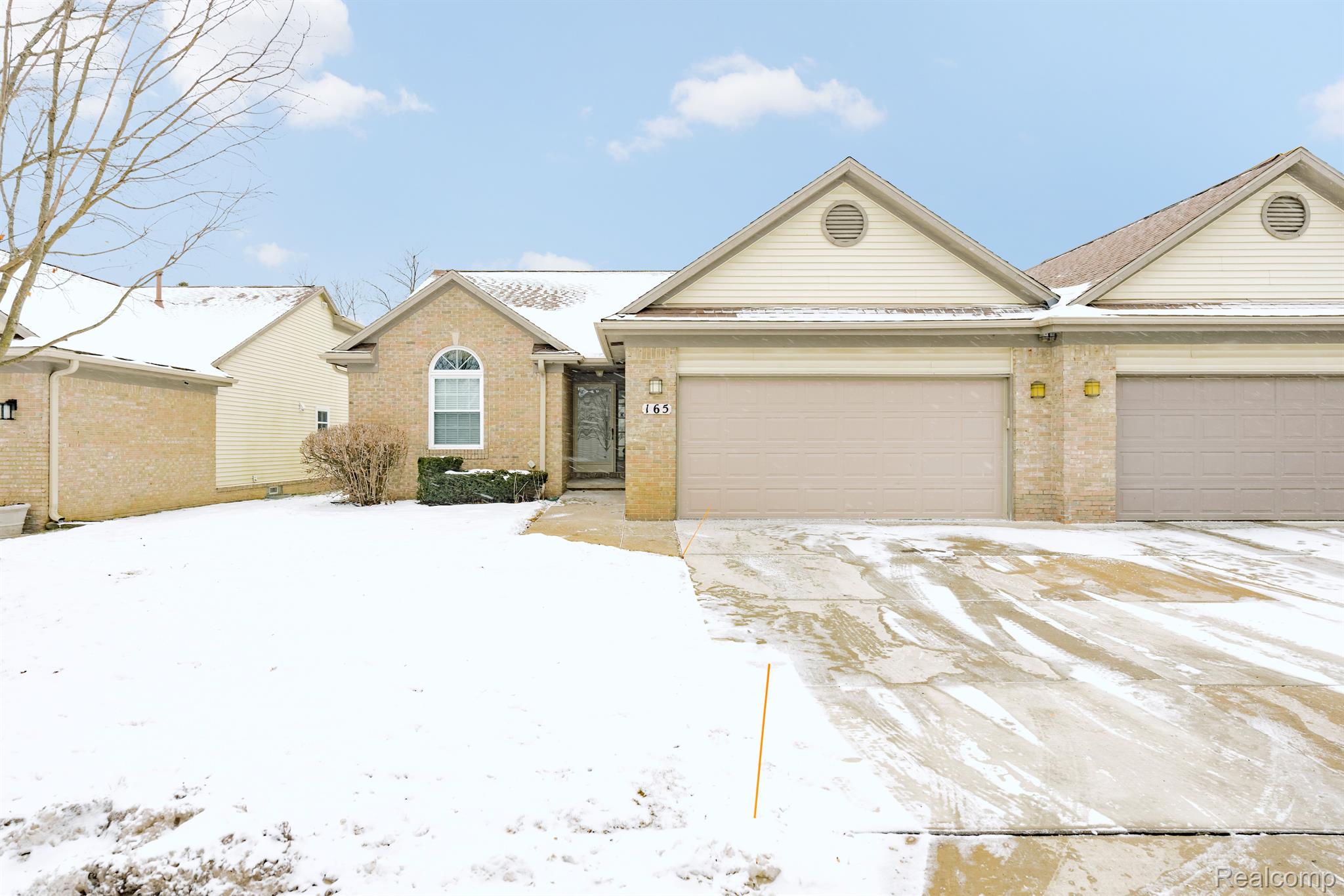 165 WINDING Brook