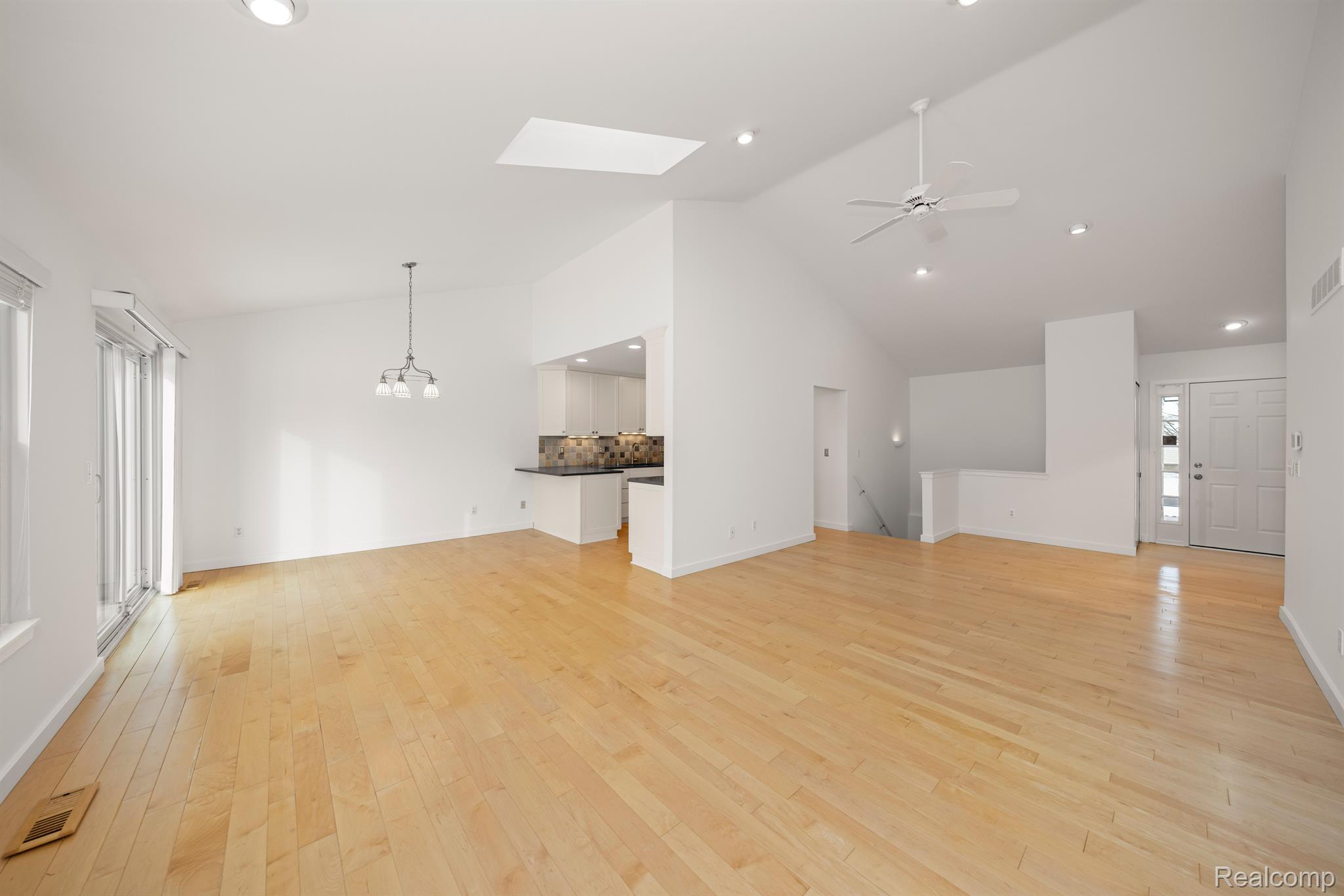165 WINDING Brook