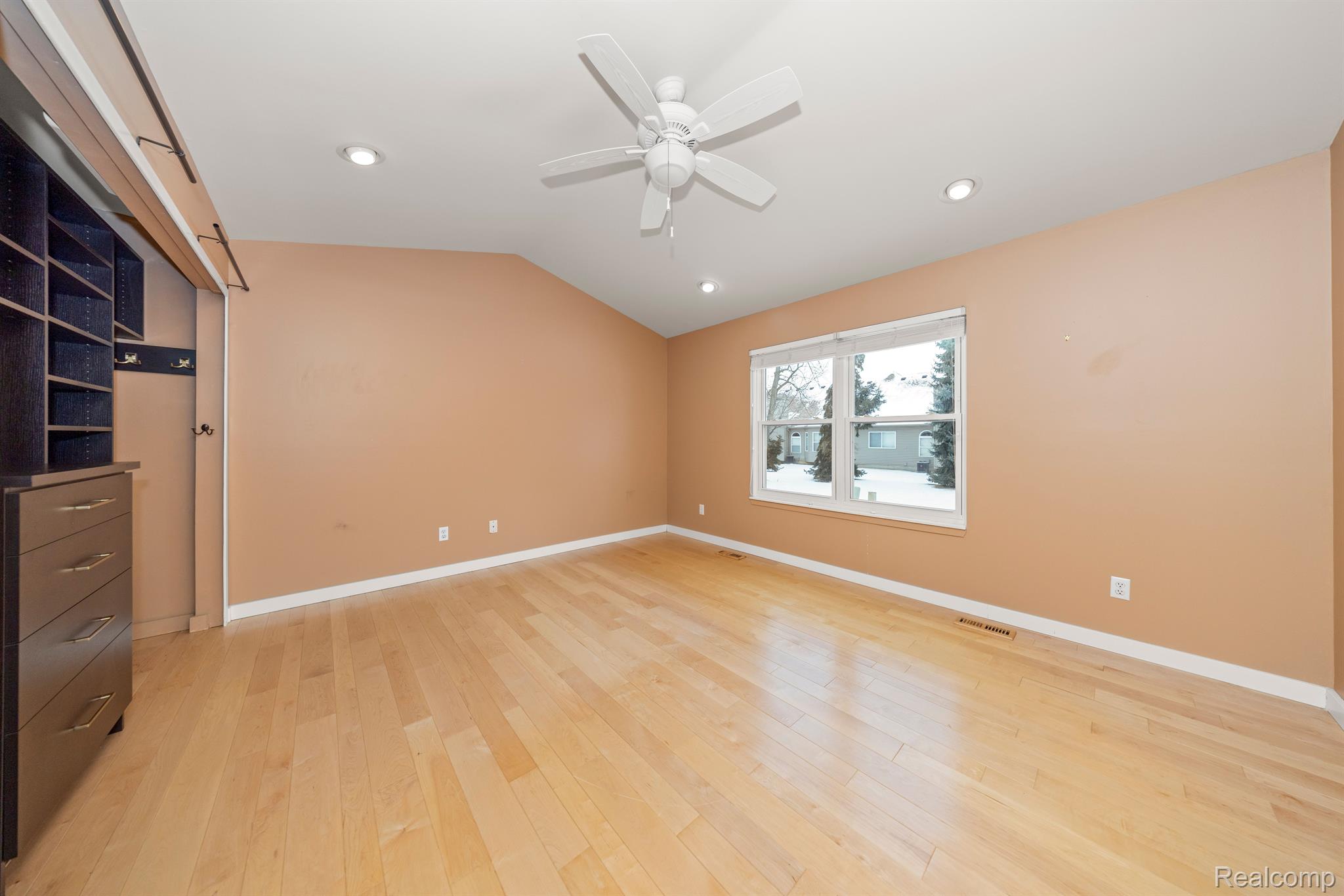 165 WINDING Brook