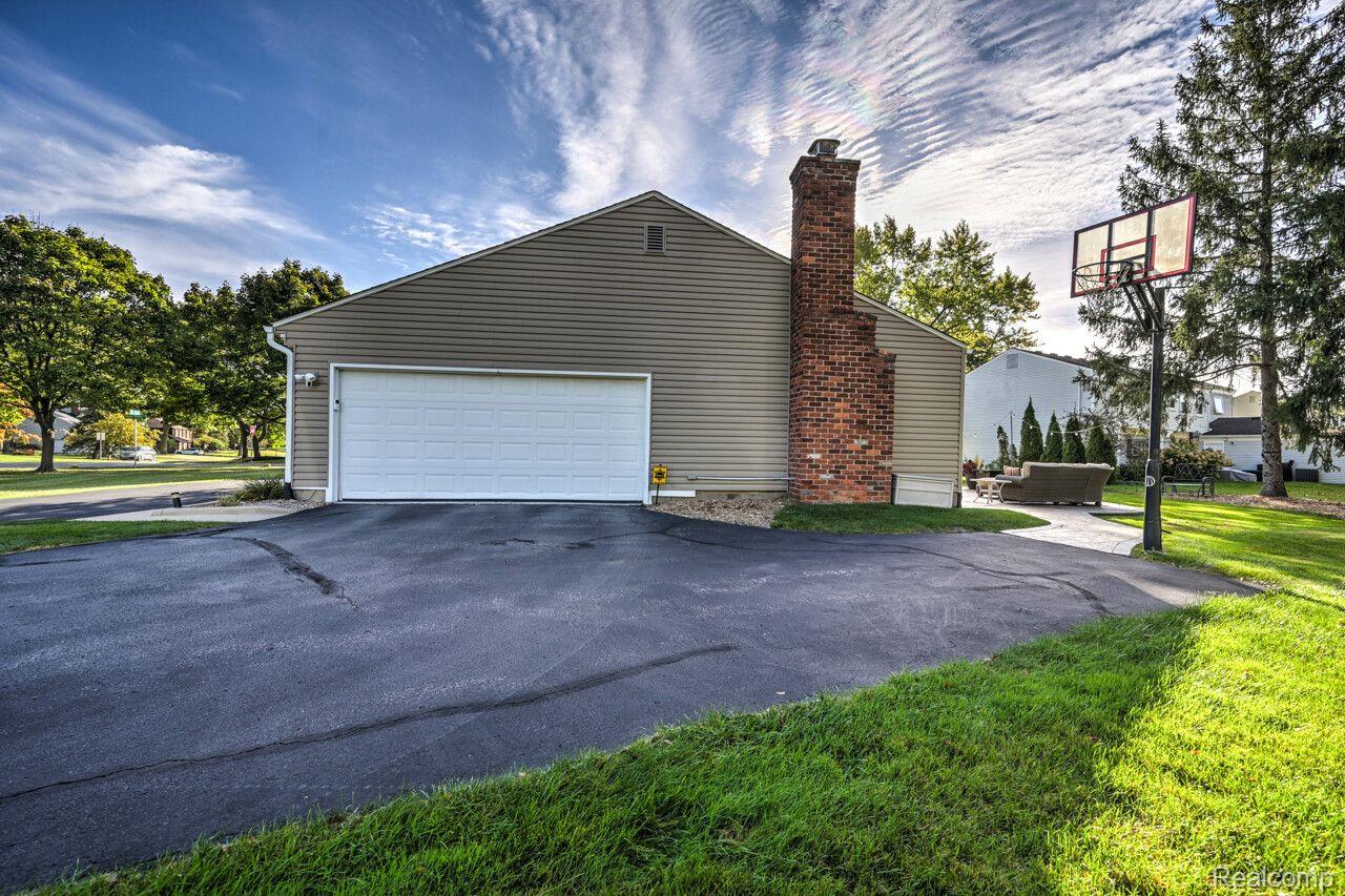 3435 MACNICHOL Trail