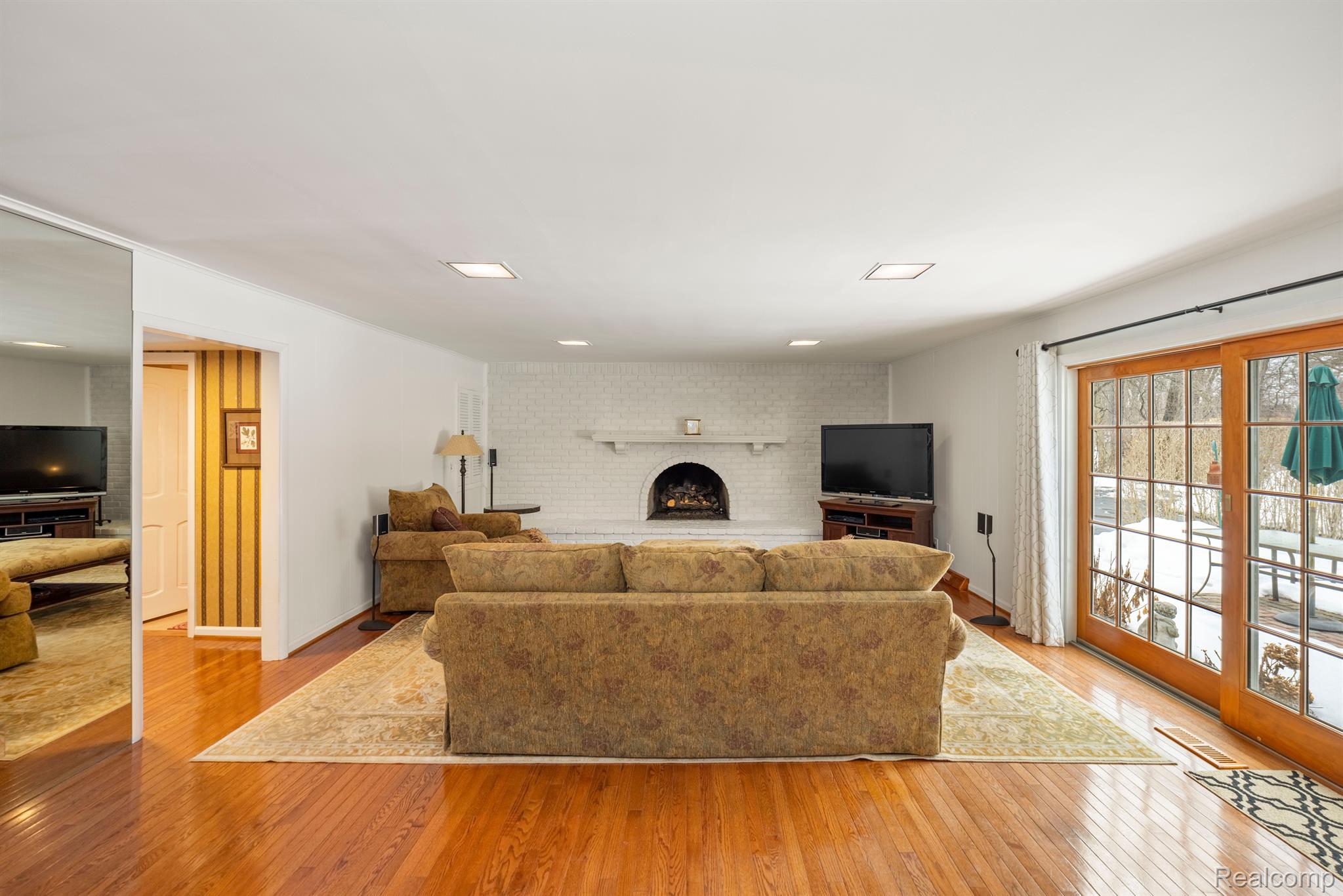 539 WHITEHALL Road