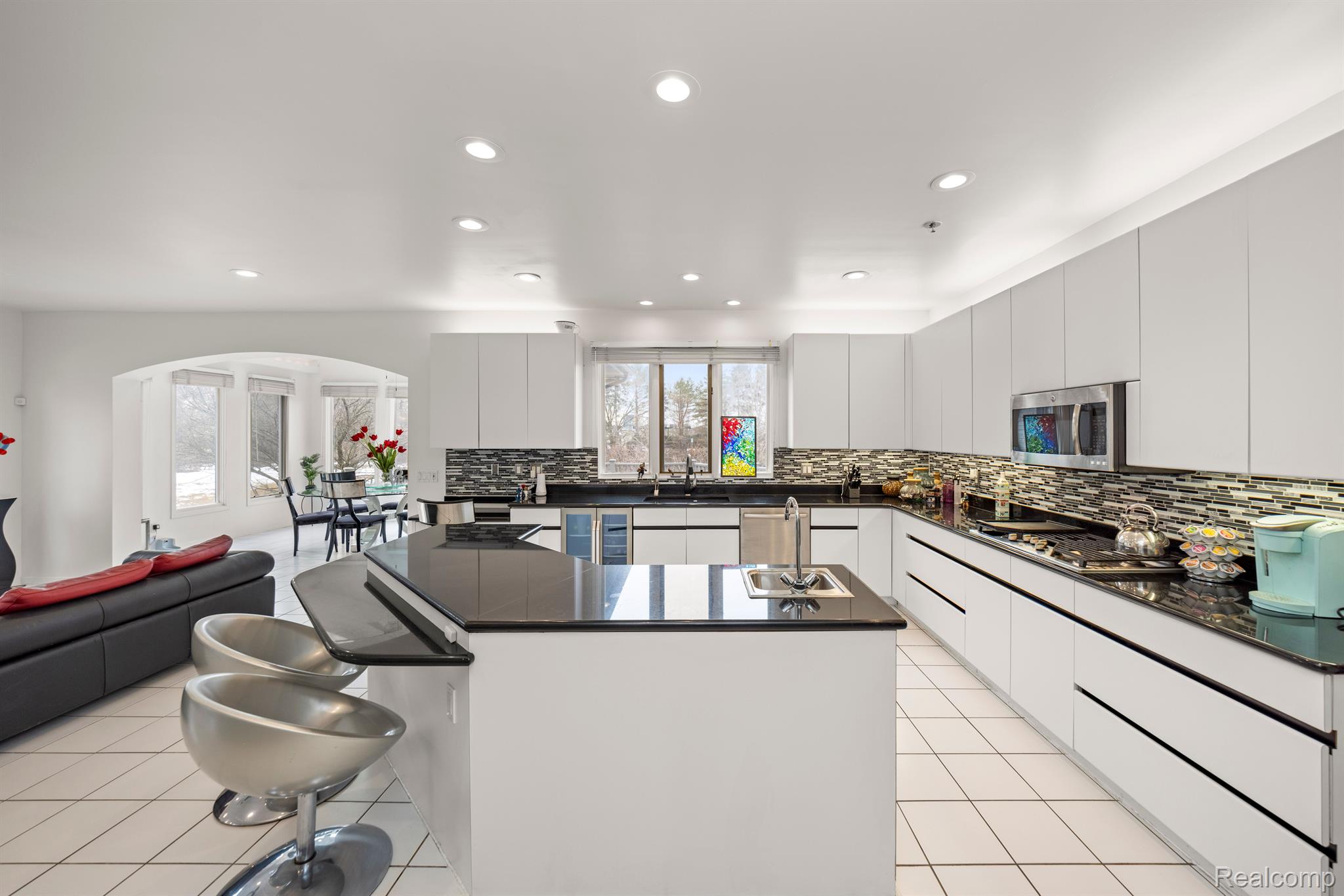 4907 PEGGY Street