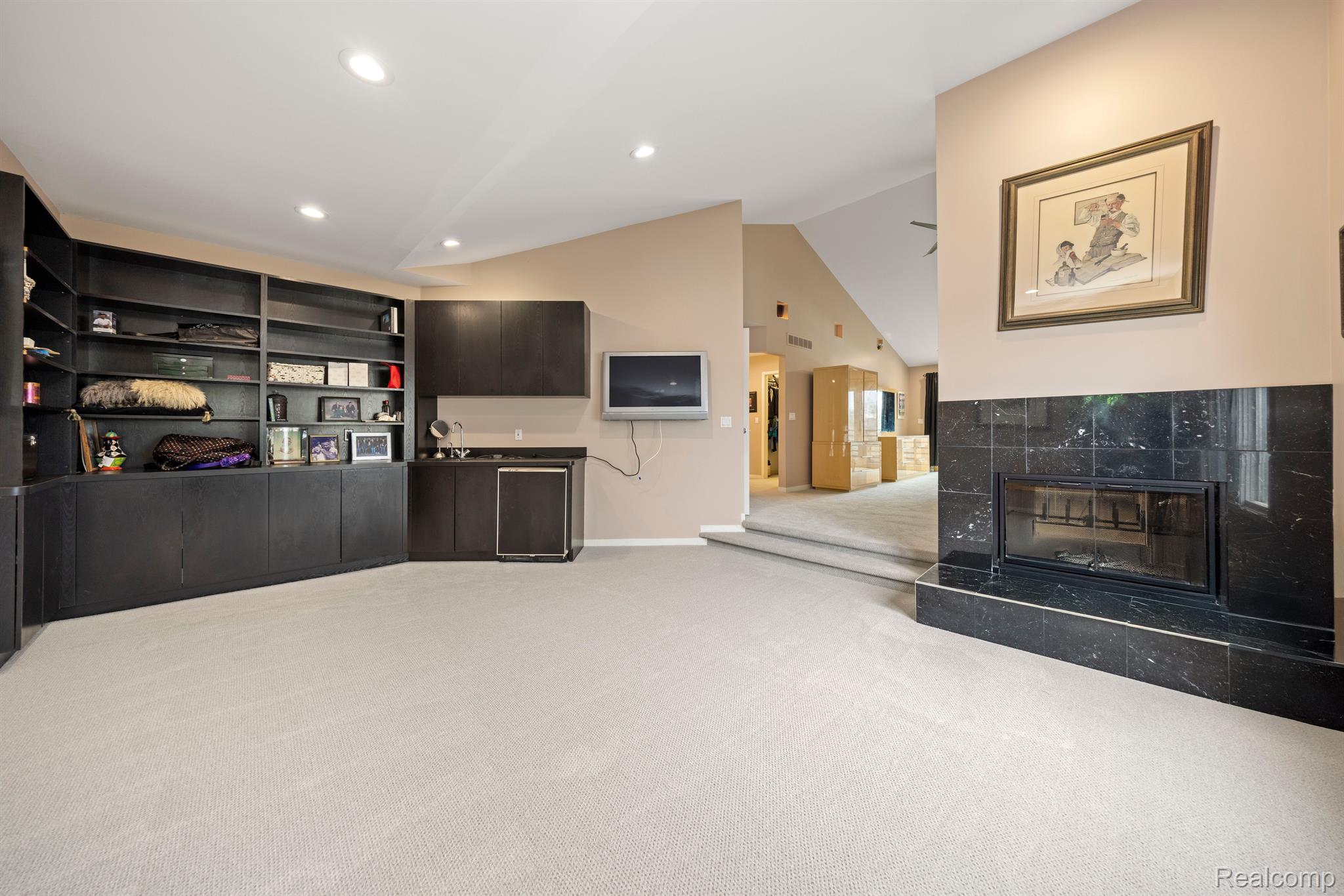 4907 PEGGY Street