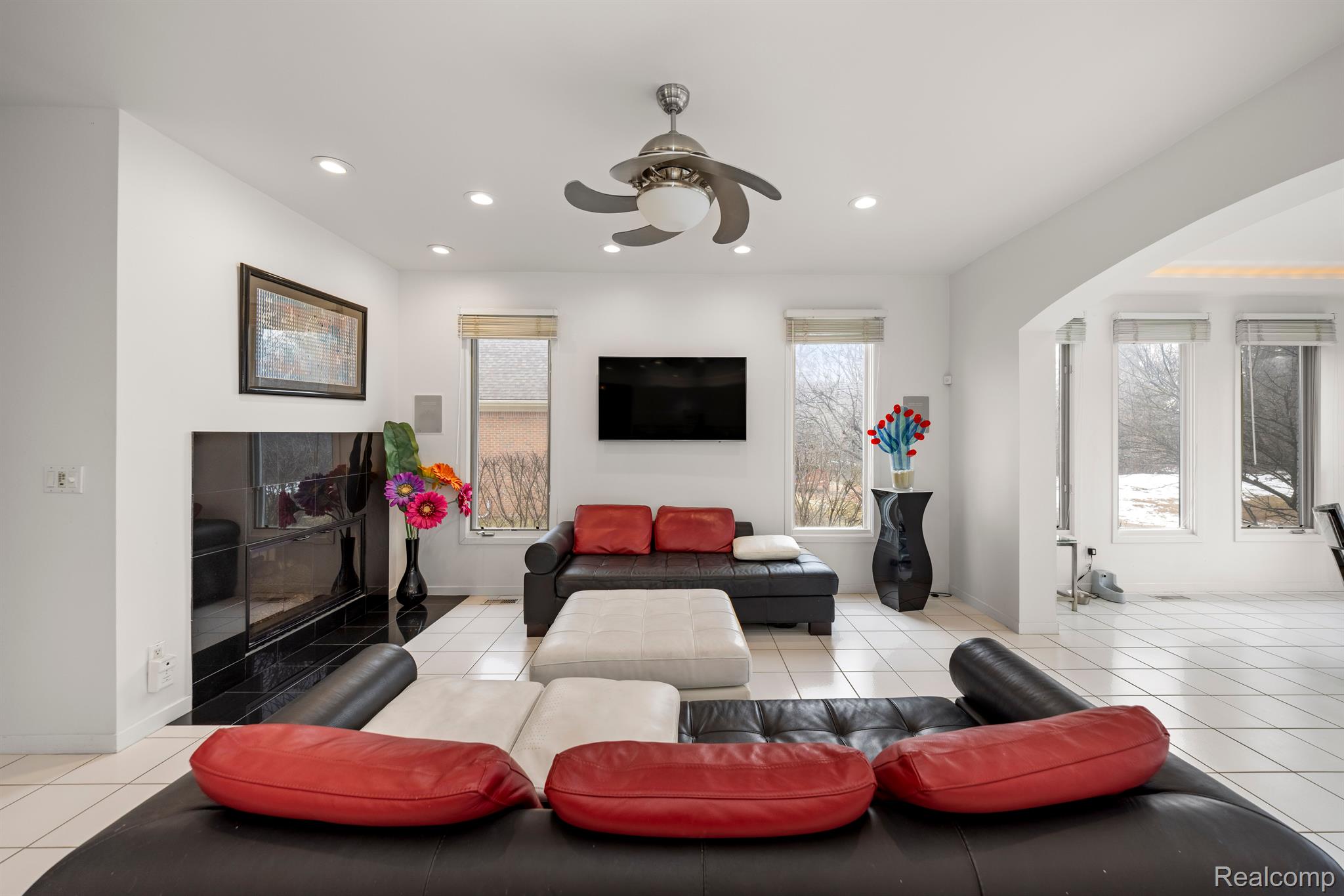 4907 PEGGY Street
