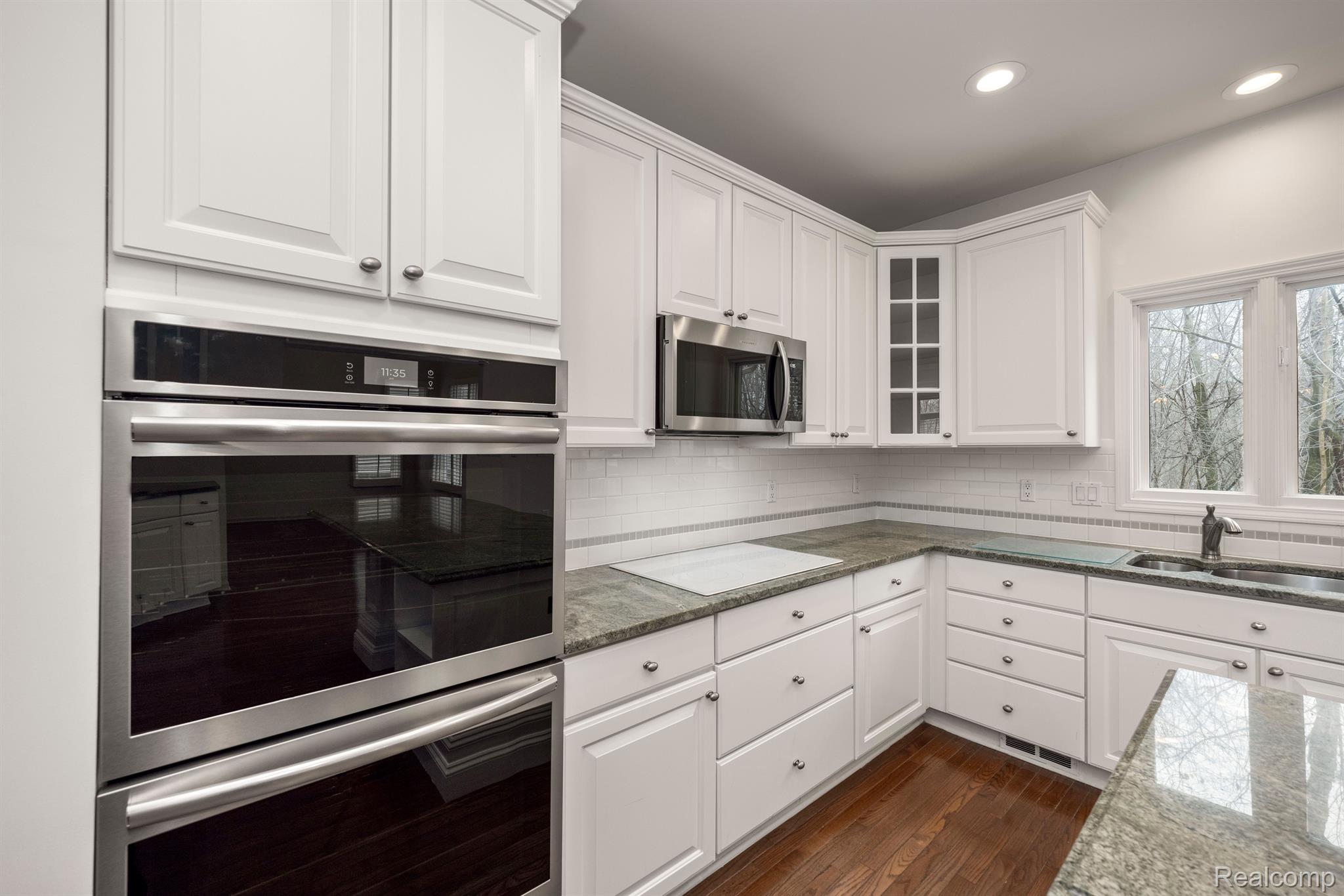 7258 CRACKLING CREEK Circle