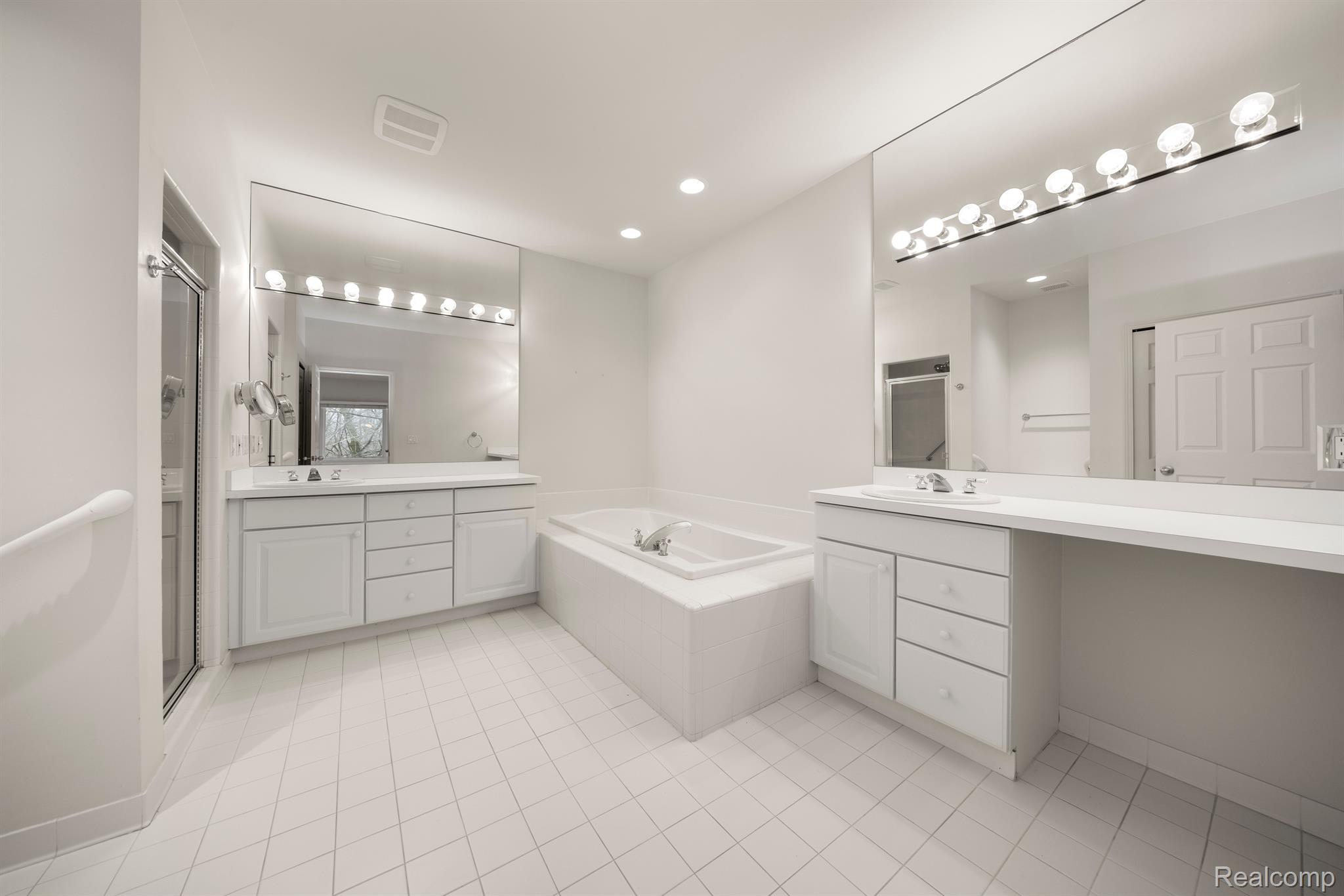 7258 CRACKLING CREEK Circle