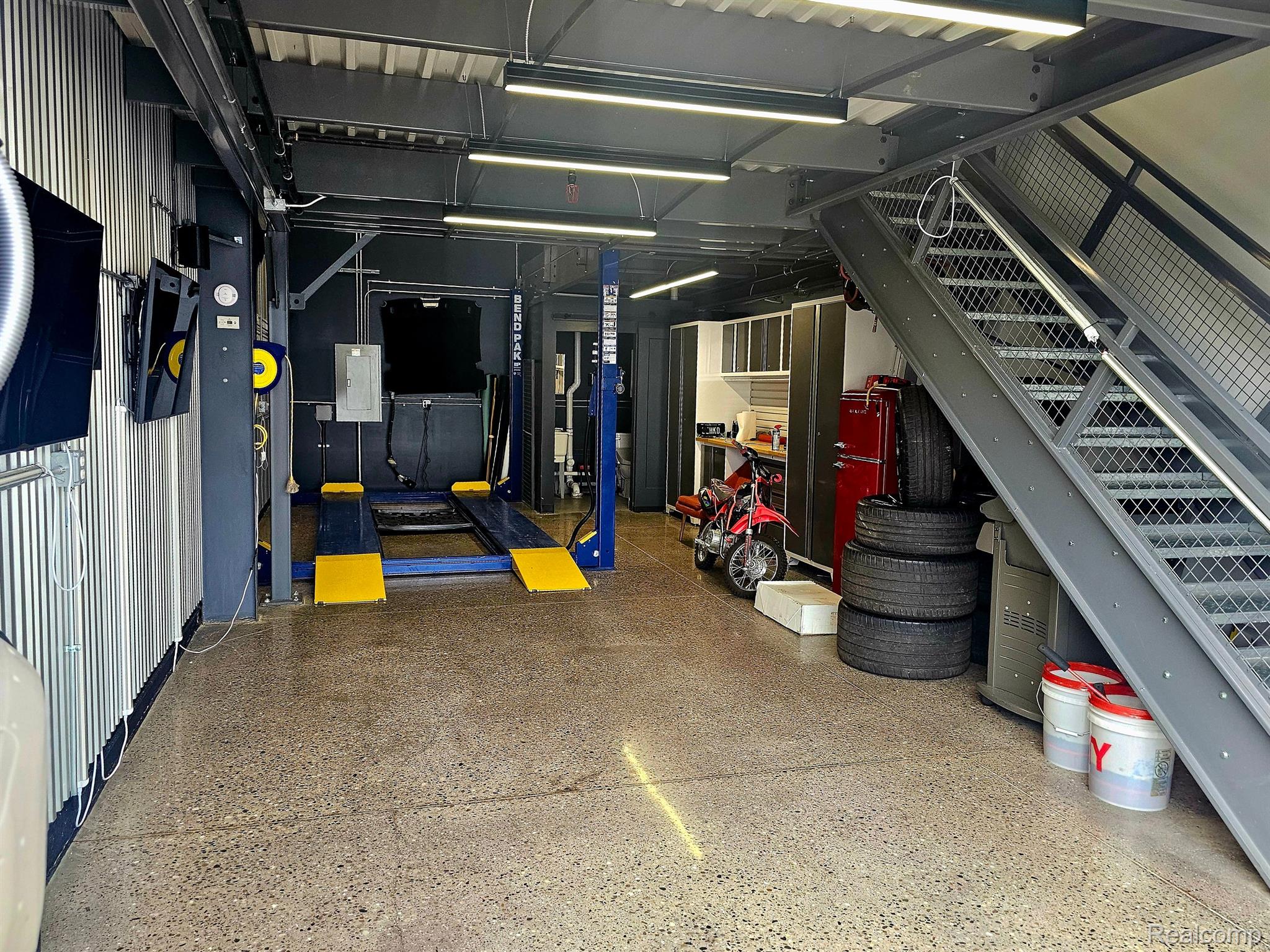48 PIT Lane