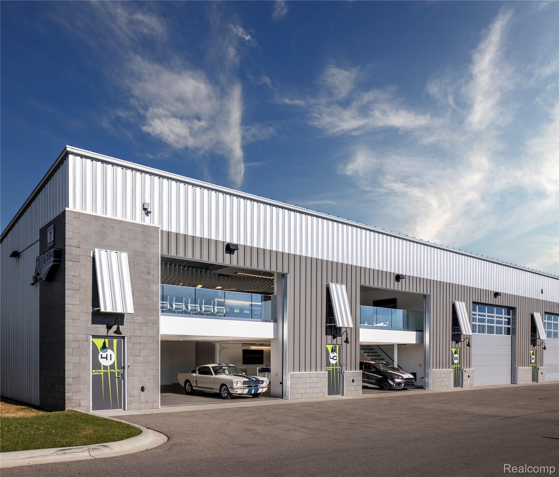 40 Straightaway Drive 40 & 41