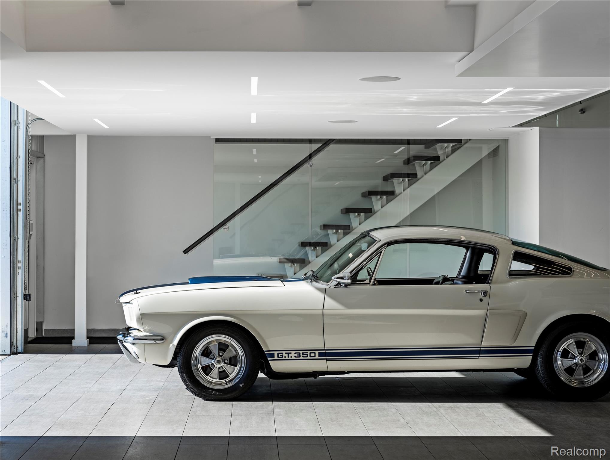 40 Straightaway Drive 40 & 41