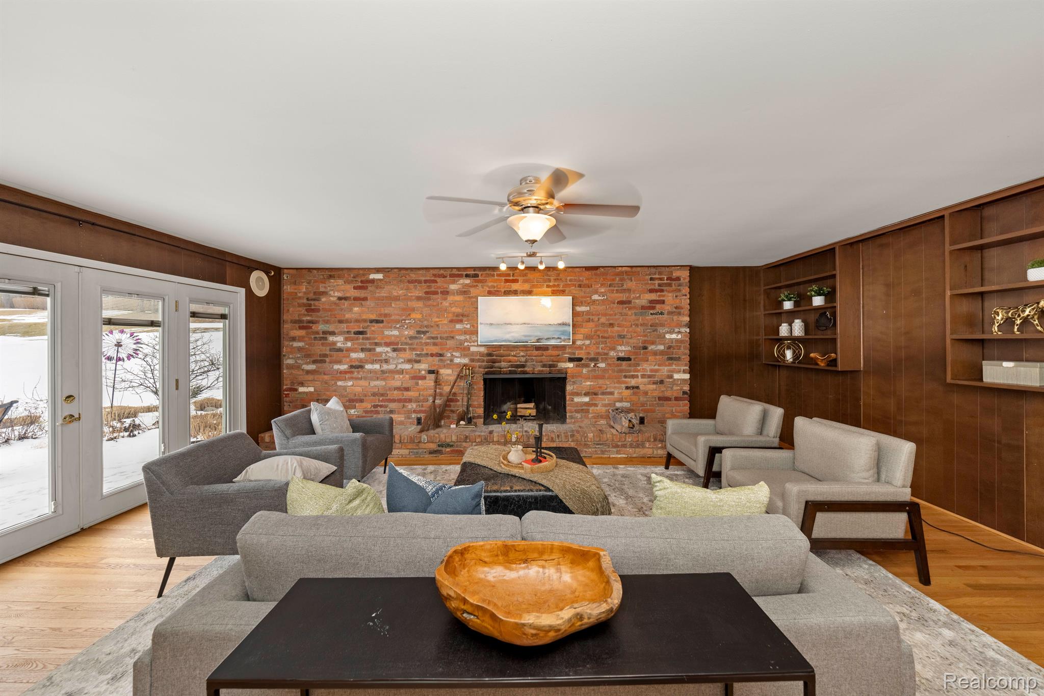 1206 CEDARHOLM Lane