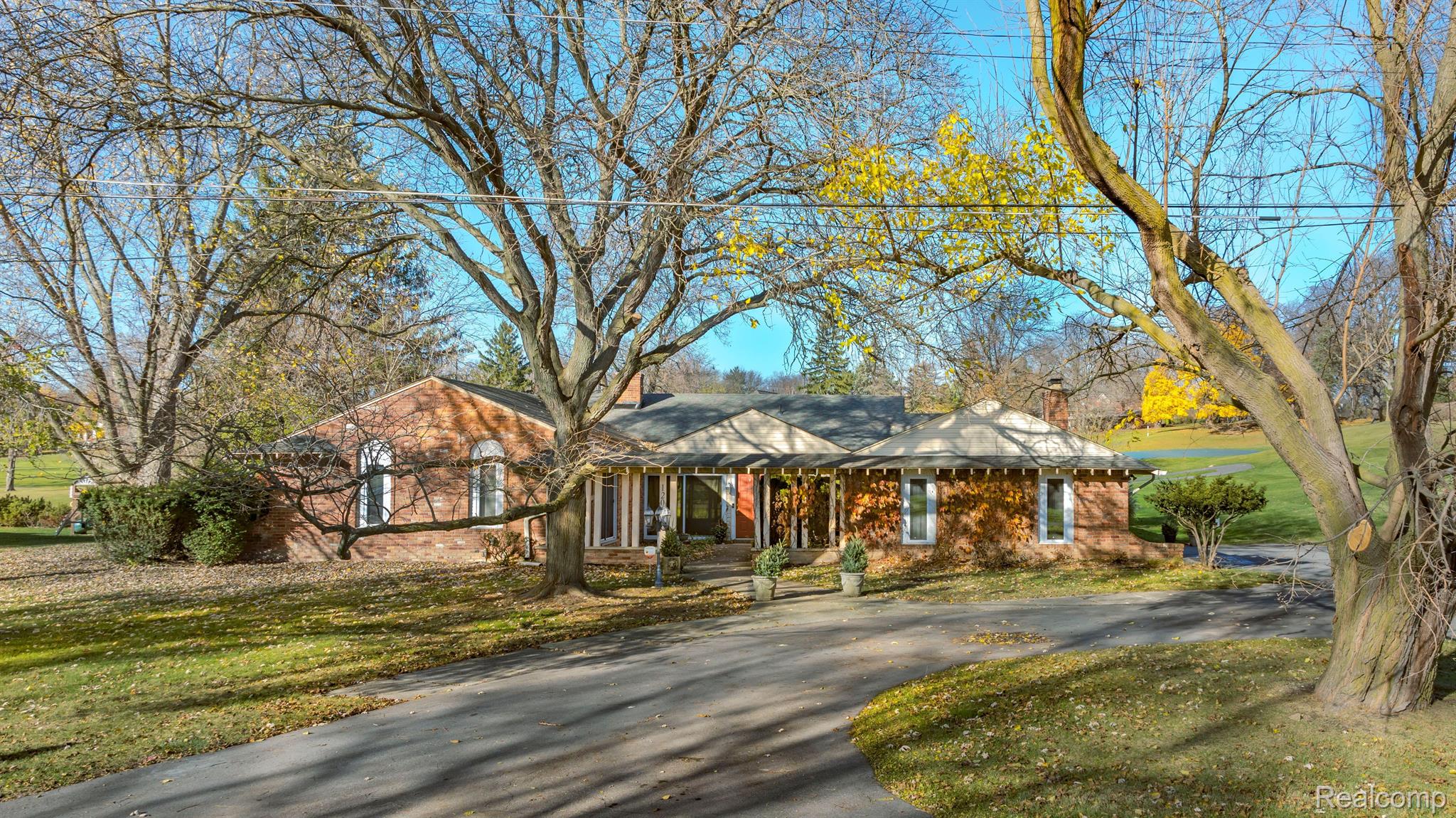 1206 CEDARHOLM Lane