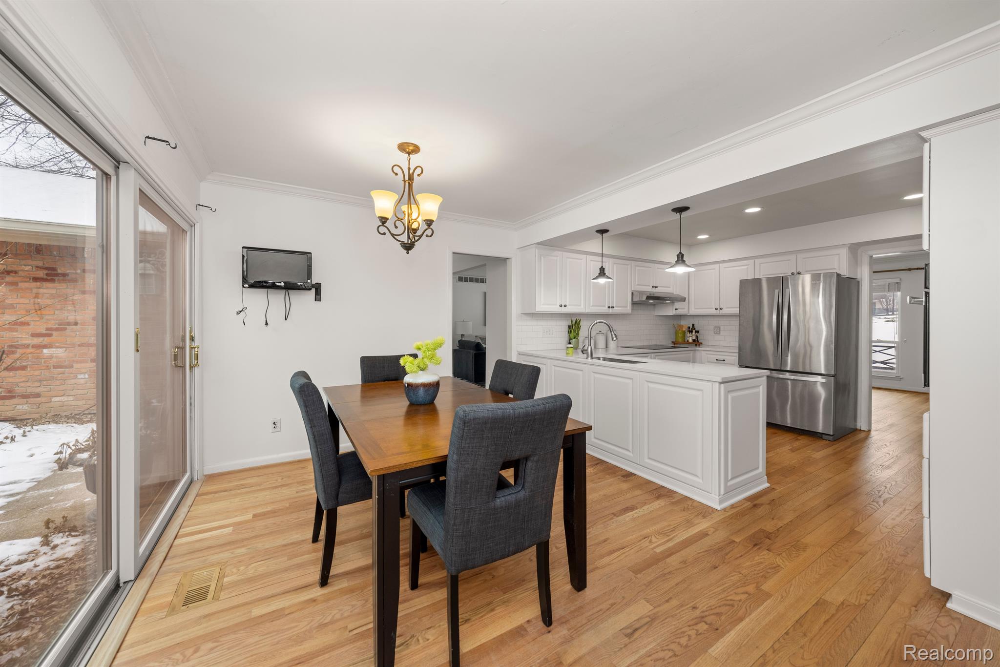 1206 CEDARHOLM Lane