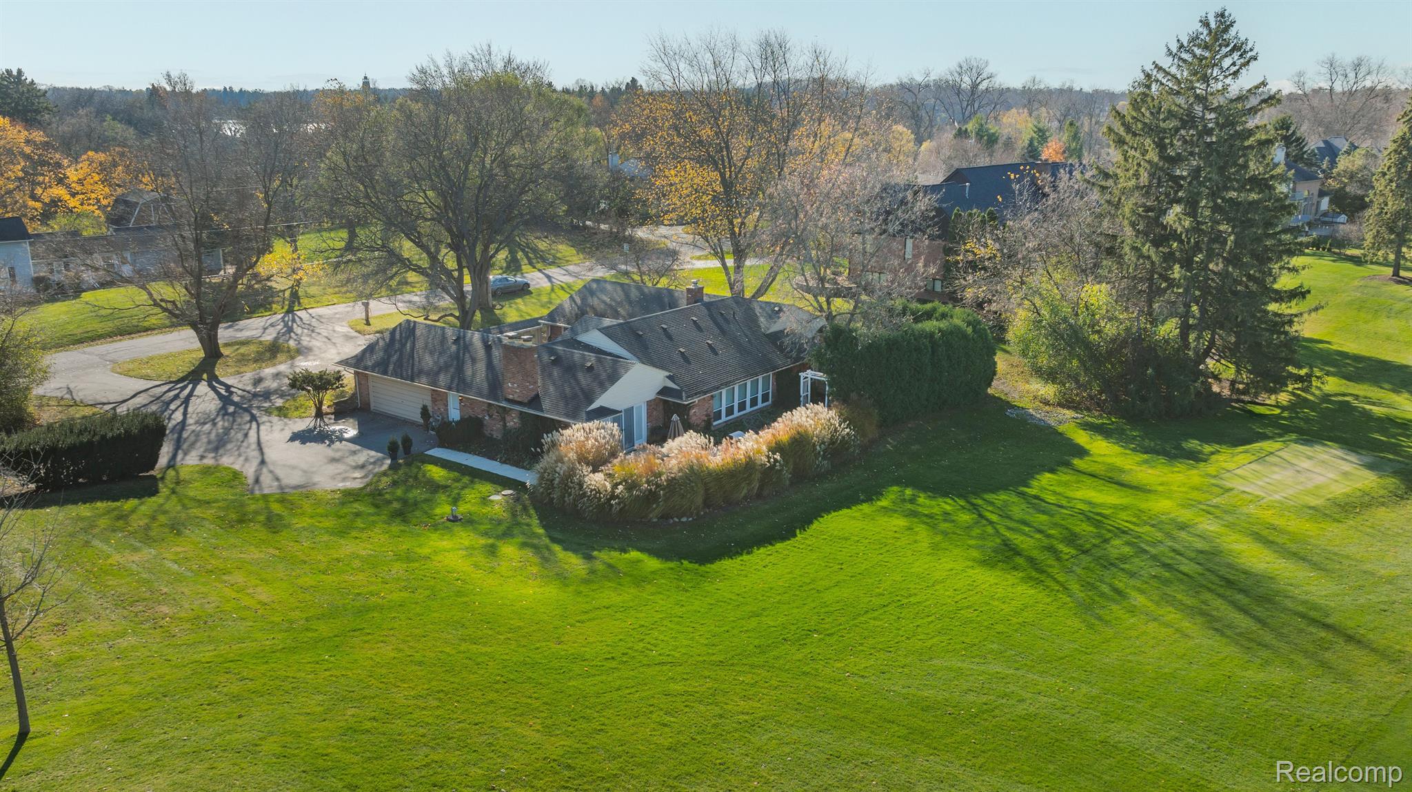 1206 CEDARHOLM Lane