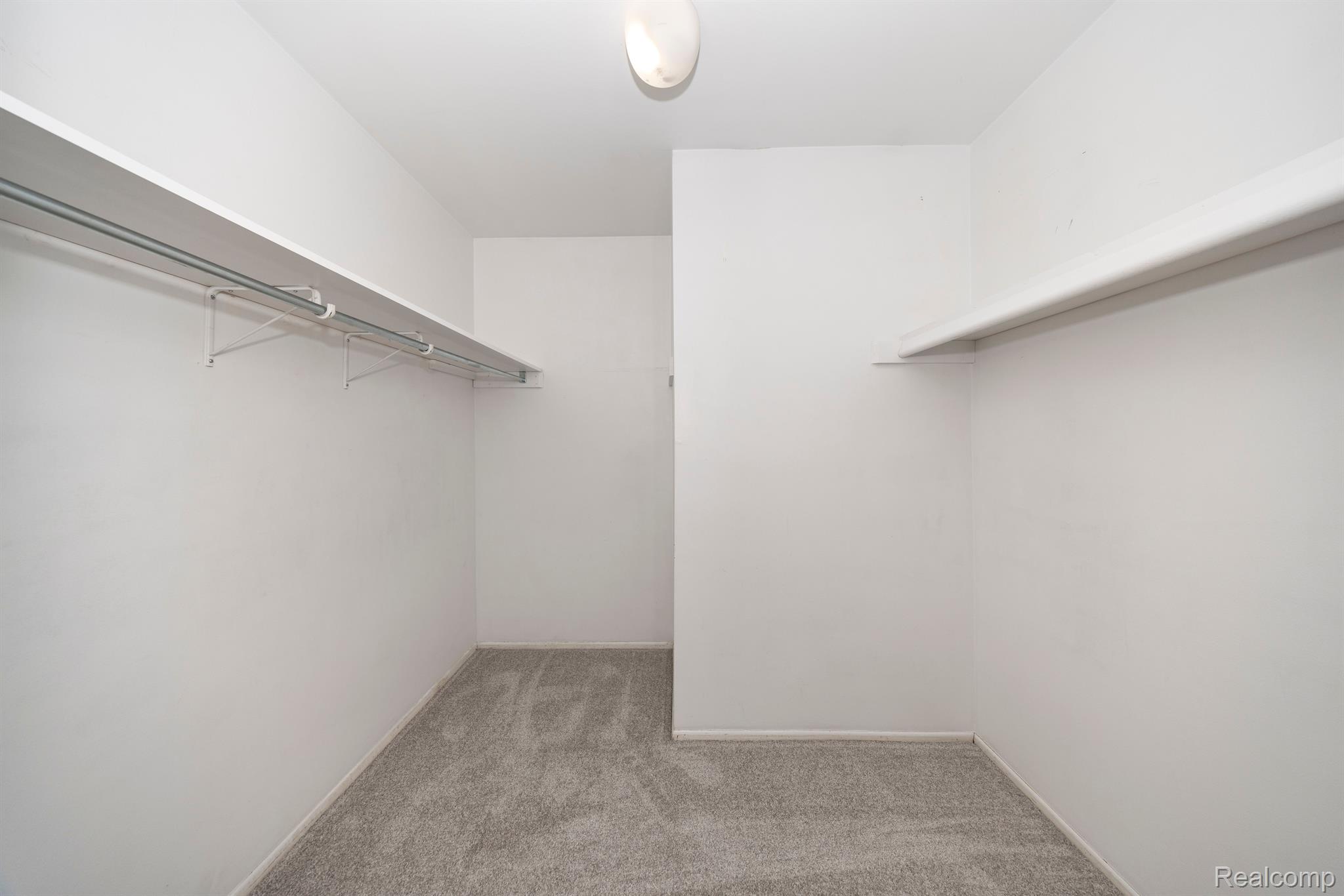 1206 CEDARHOLM Lane