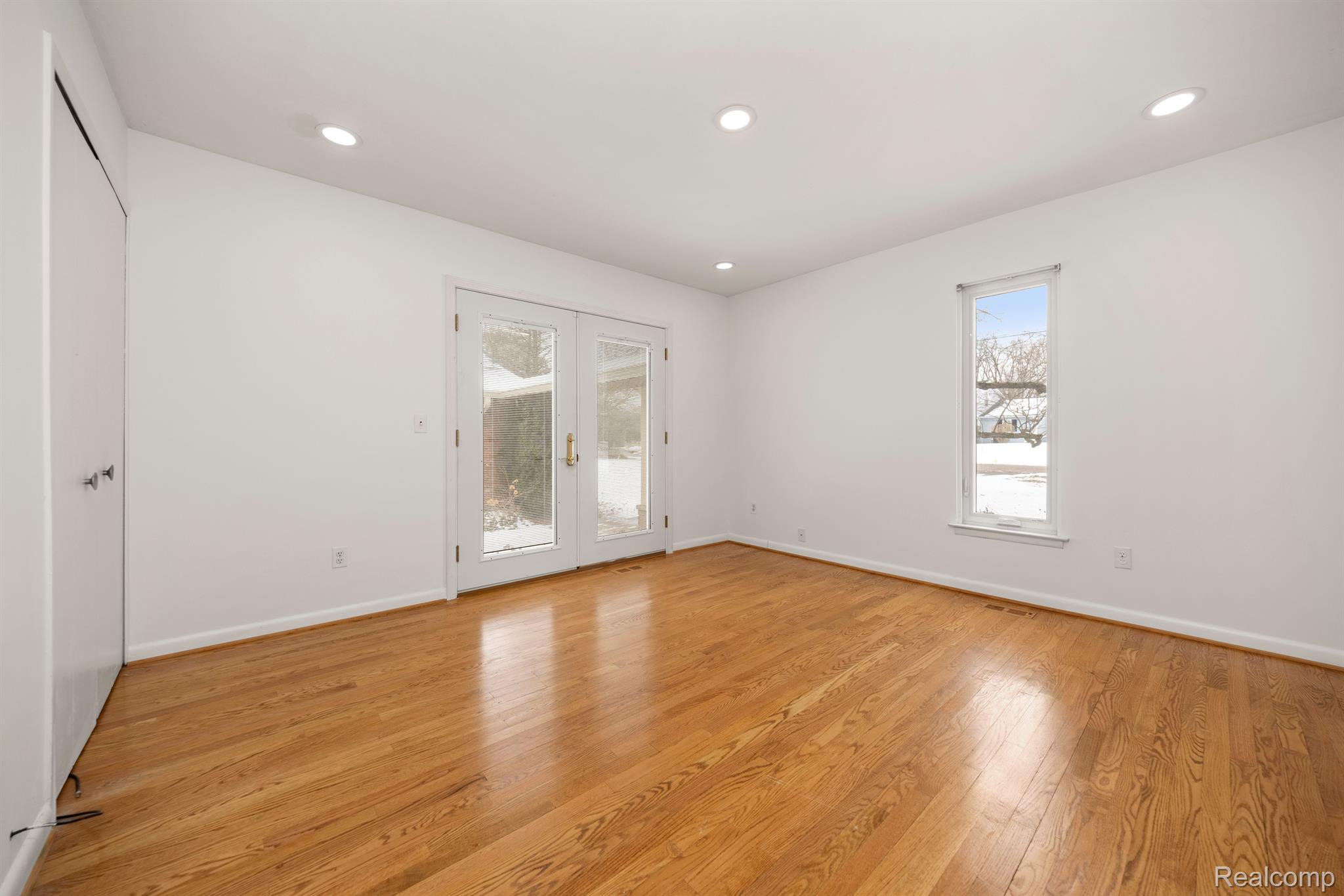 1206 CEDARHOLM Lane