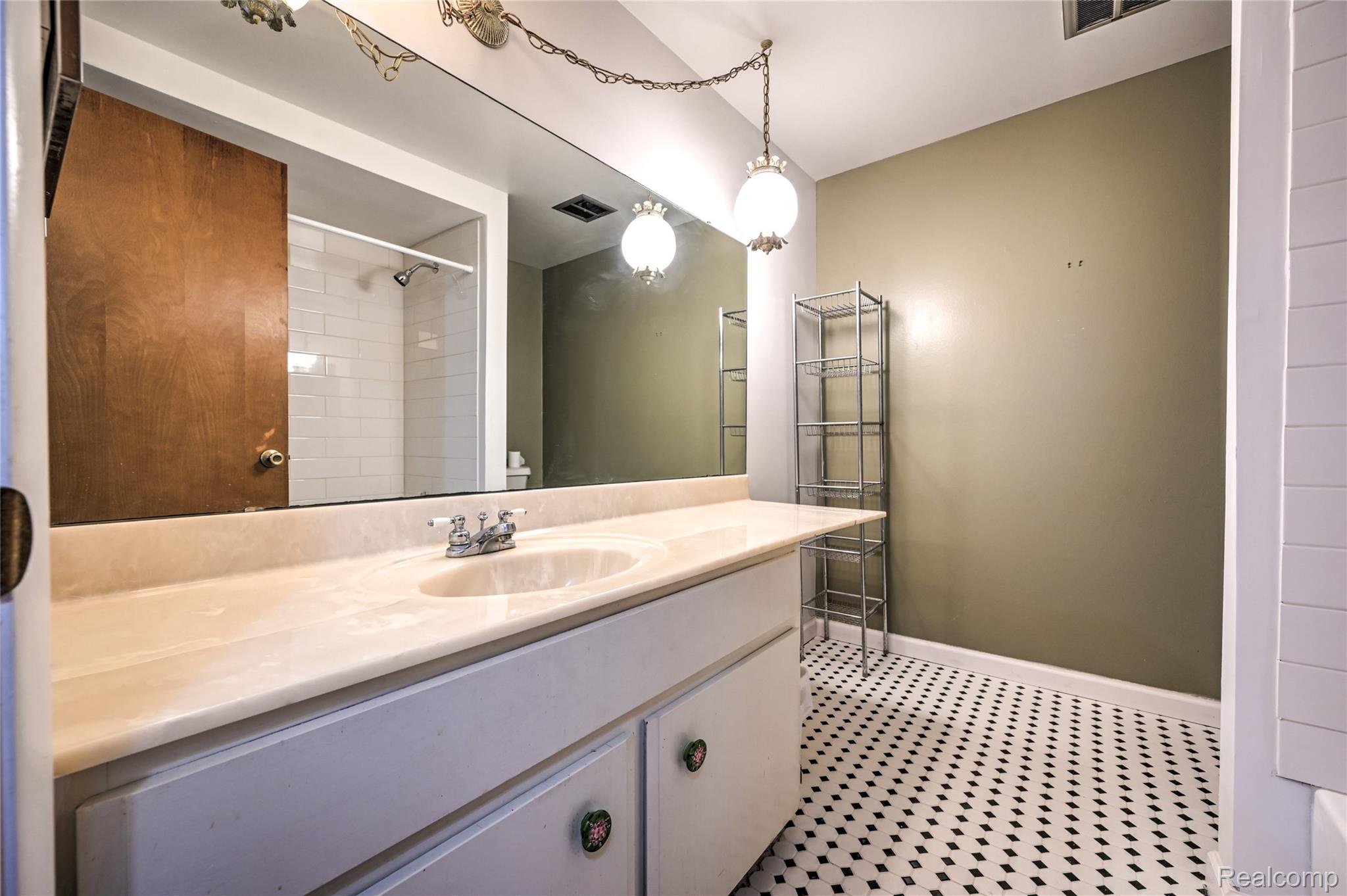 6649 Andersonville Road