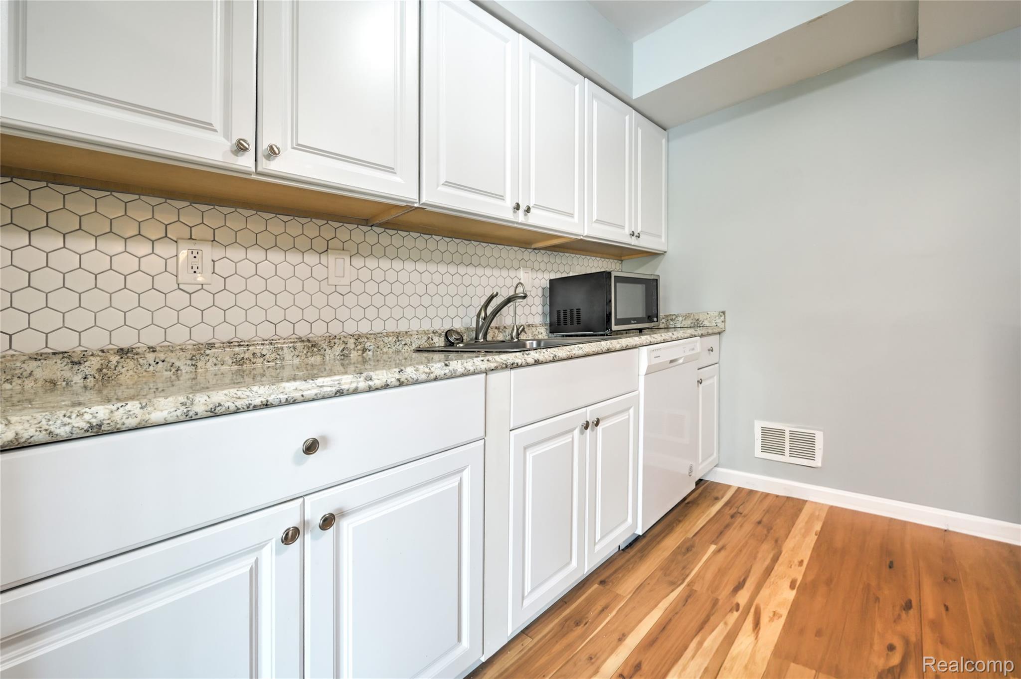 6649 Andersonville Road