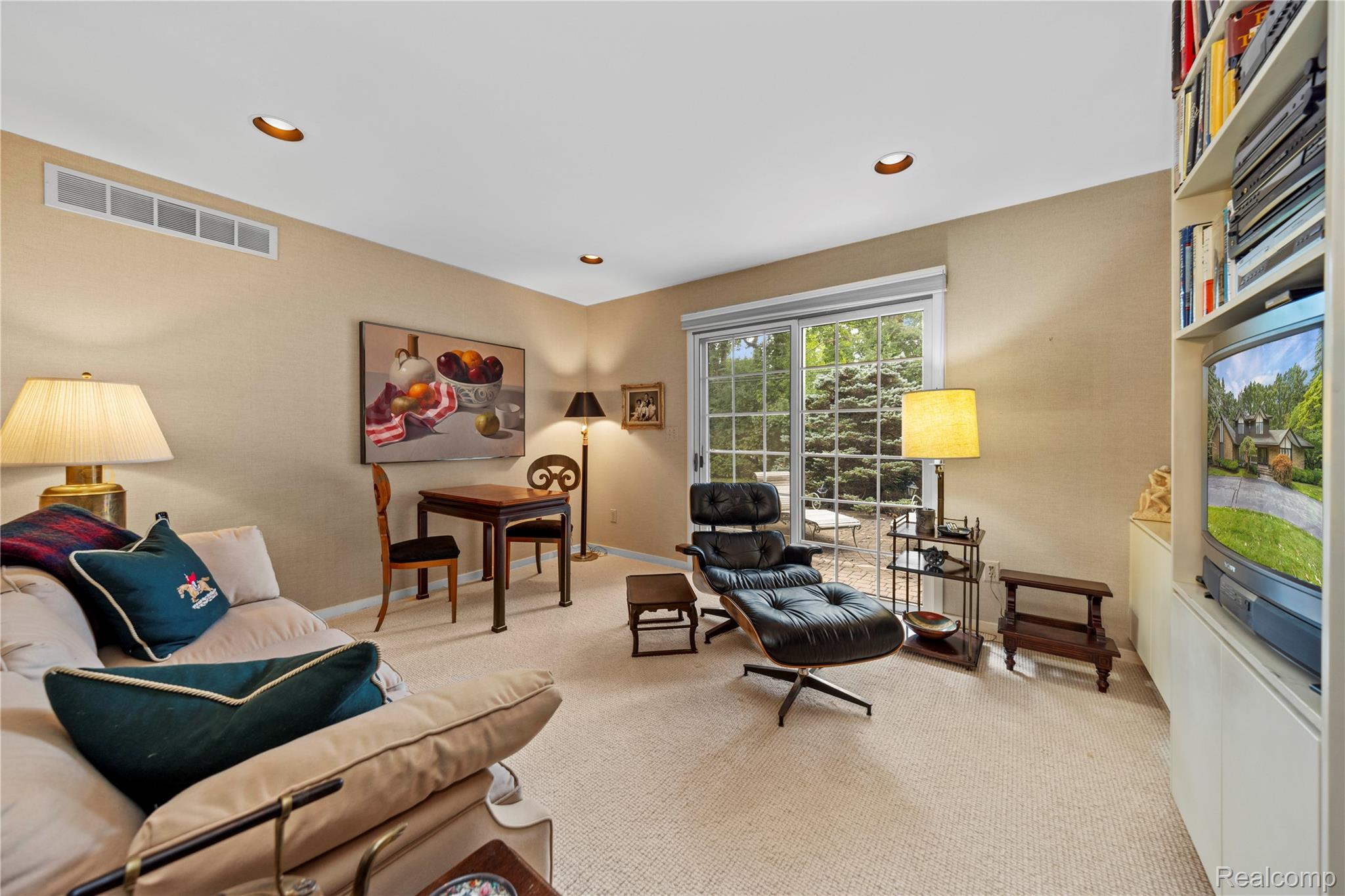 1287 Charrington Road