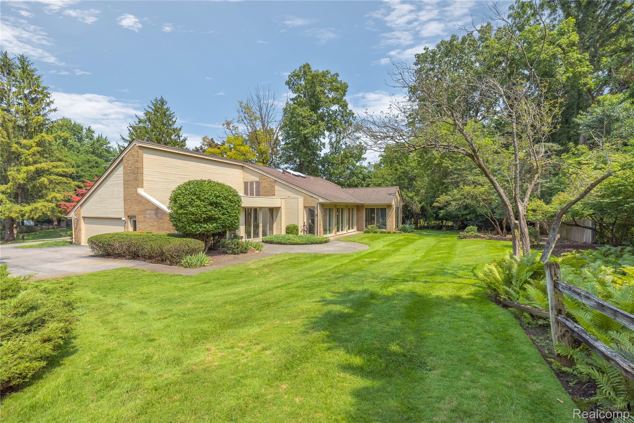 27261 Willowgreen Court