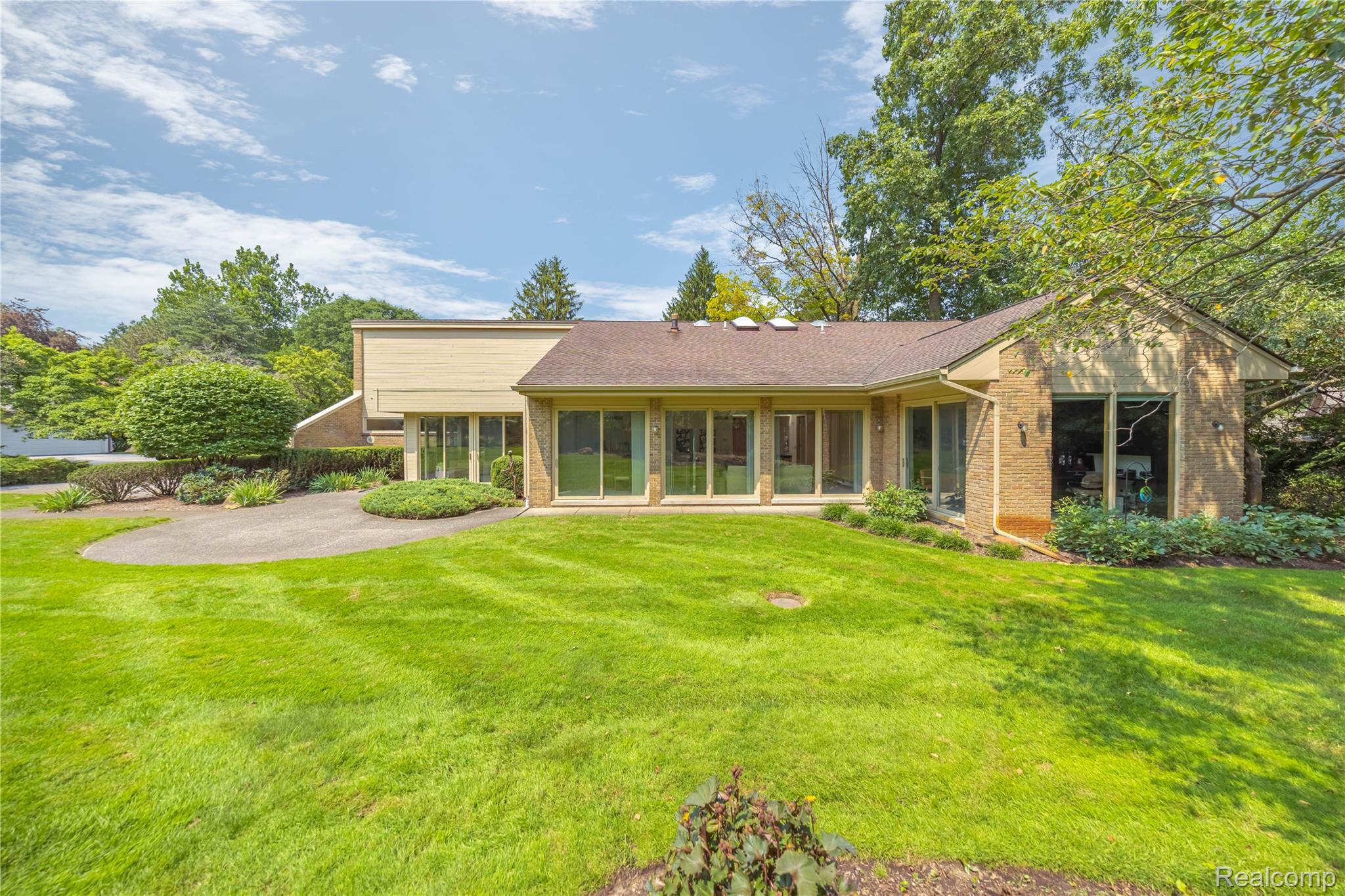 27261 Willowgreen Court