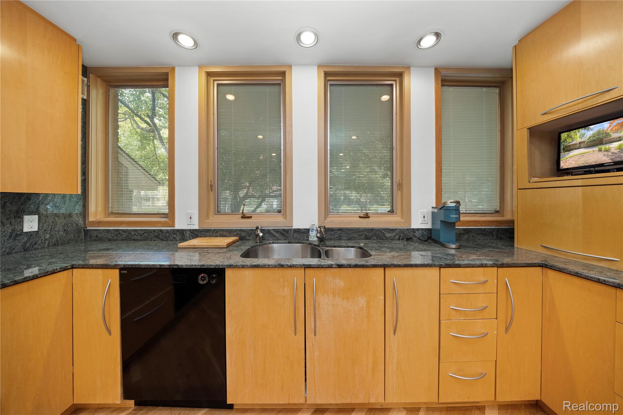 27261 Willowgreen Court