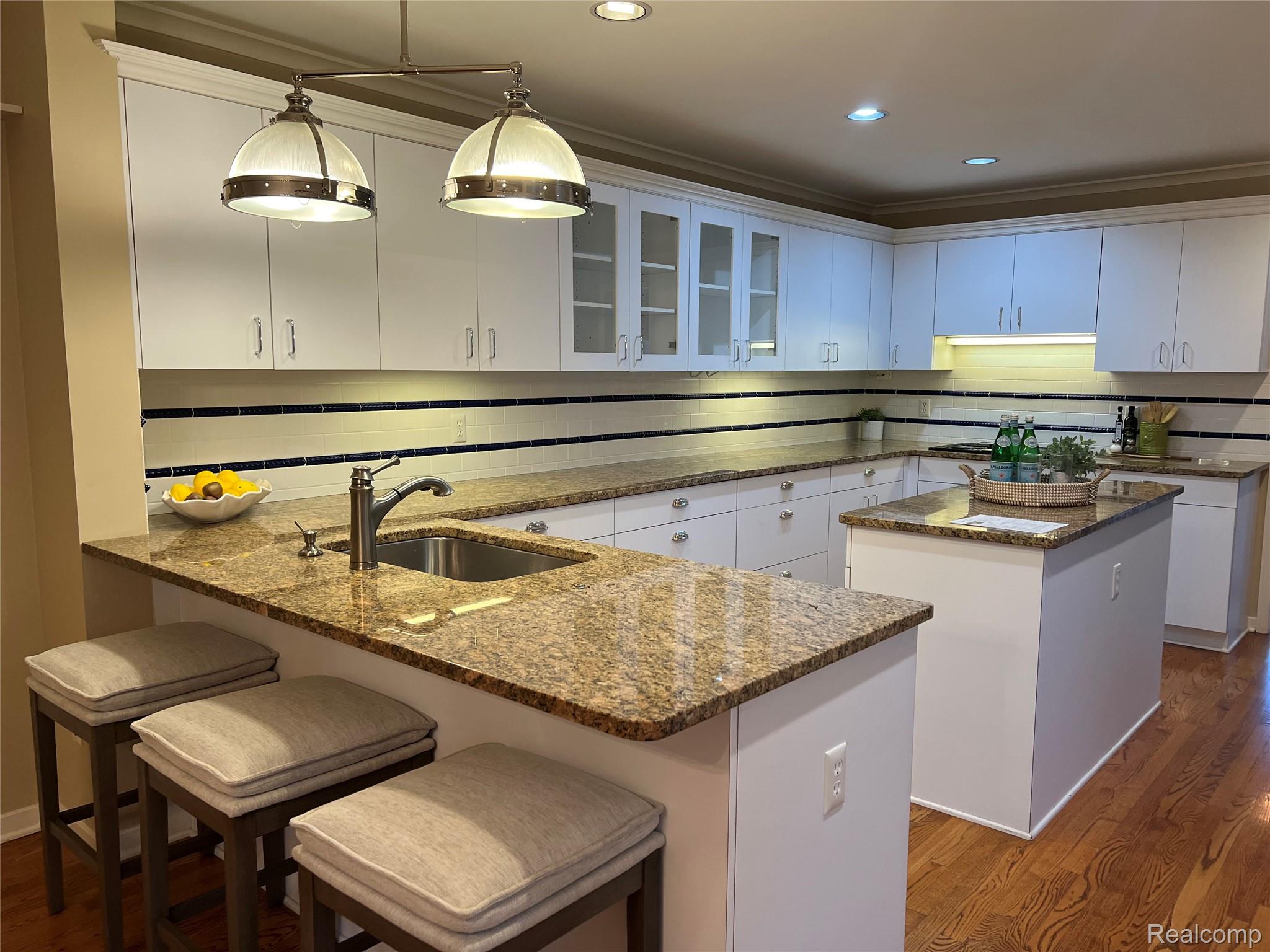 7277 Simsbury Drive