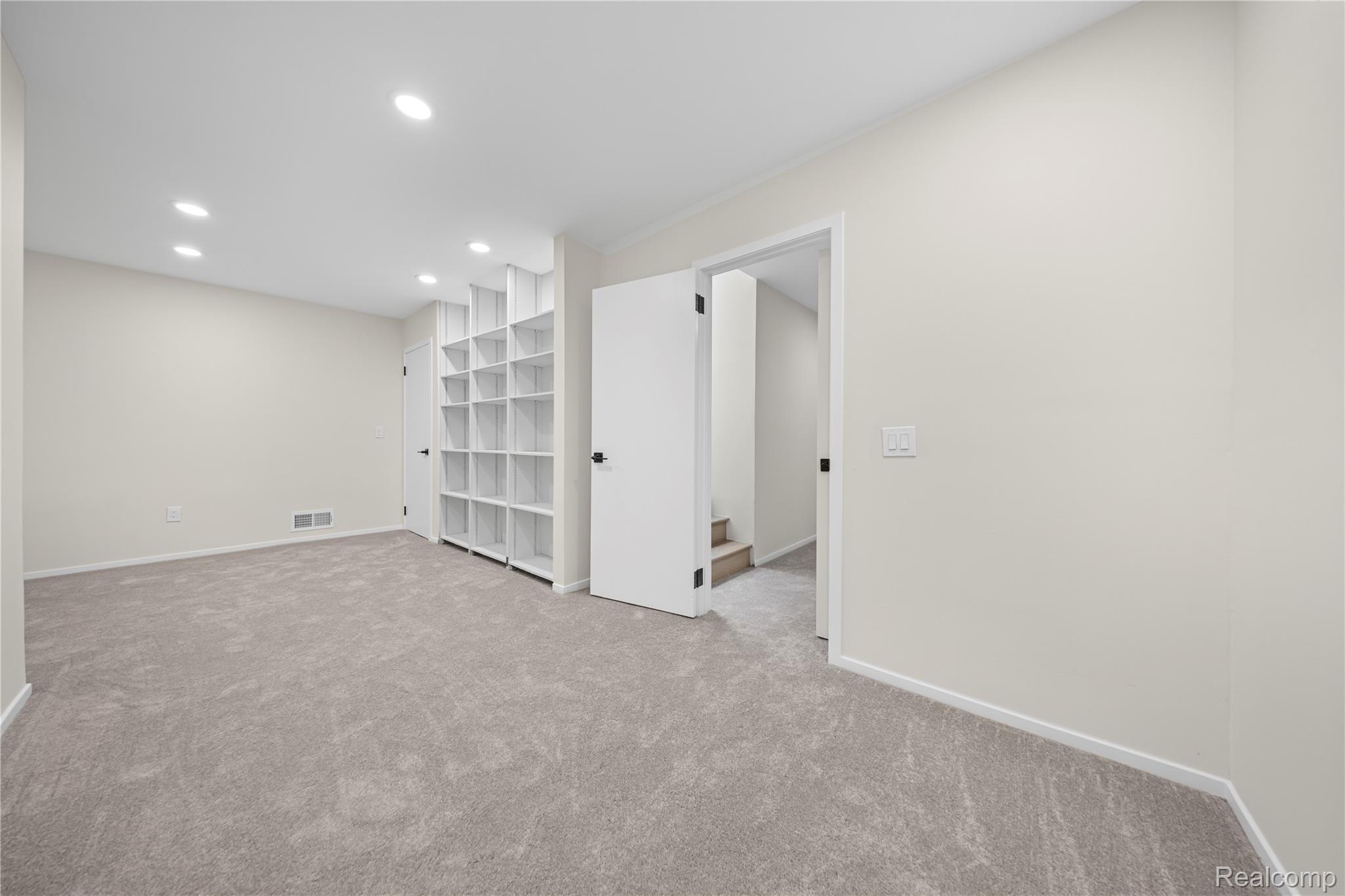 1752 Alexander Drive