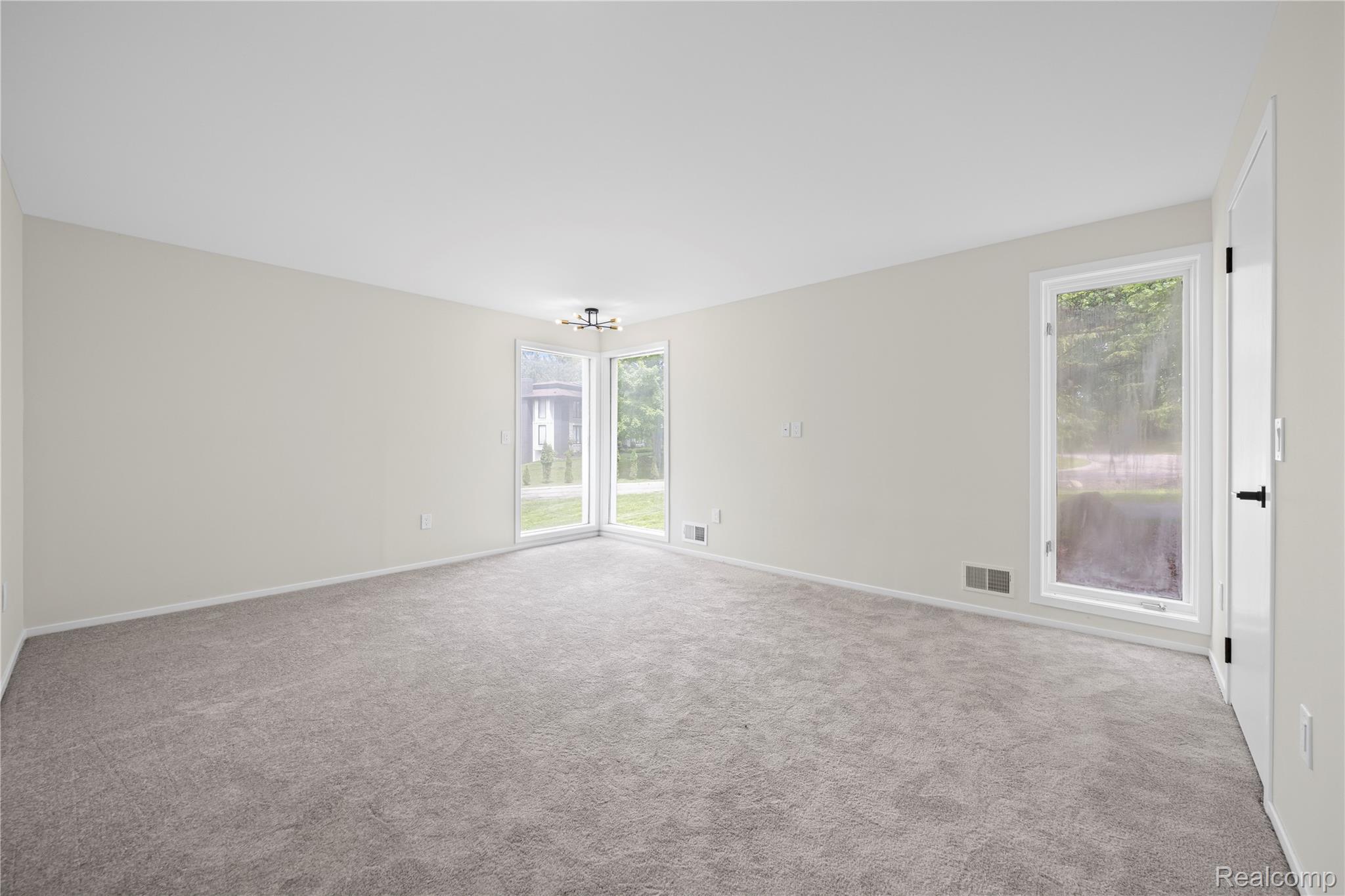 1752 Alexander Drive