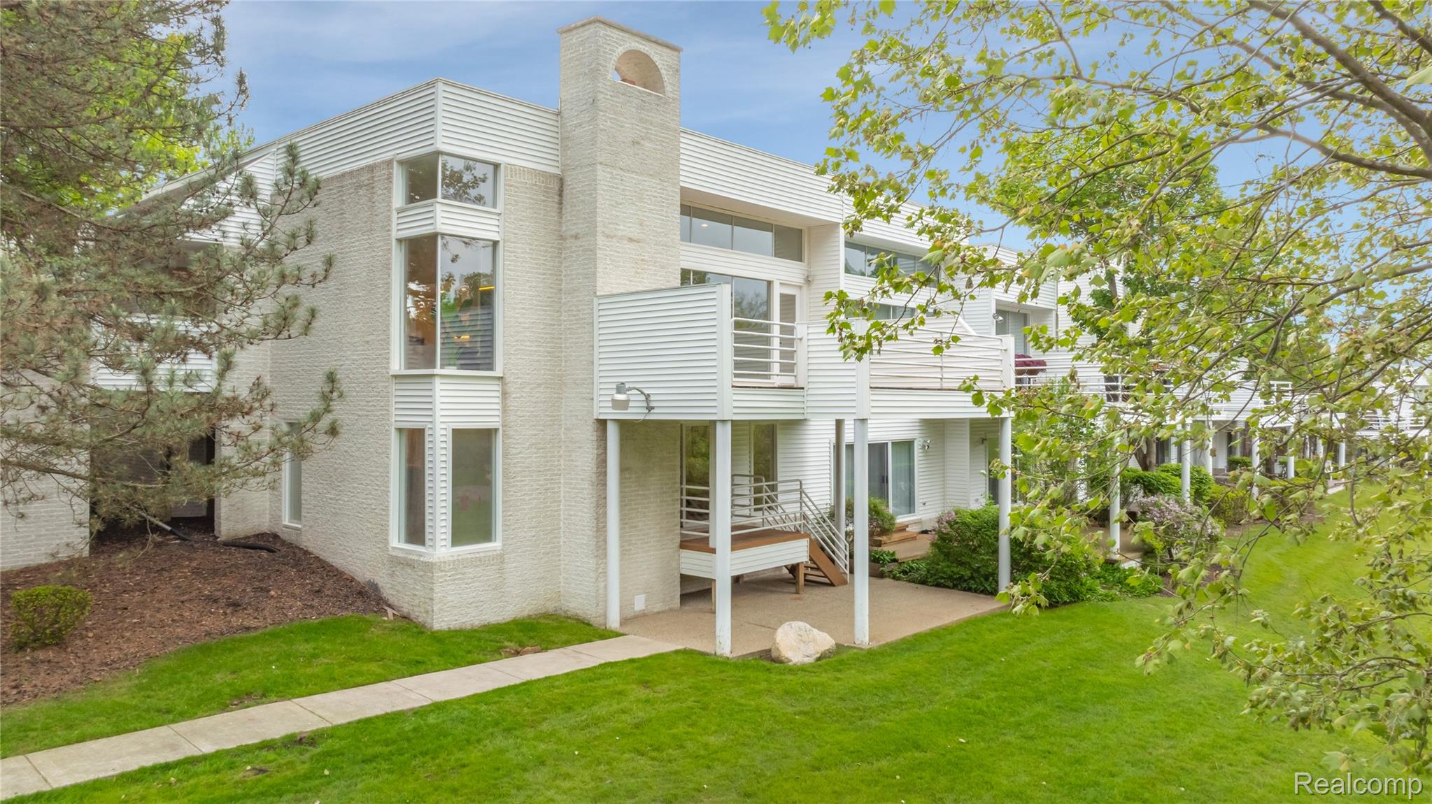 1752 Alexander Drive