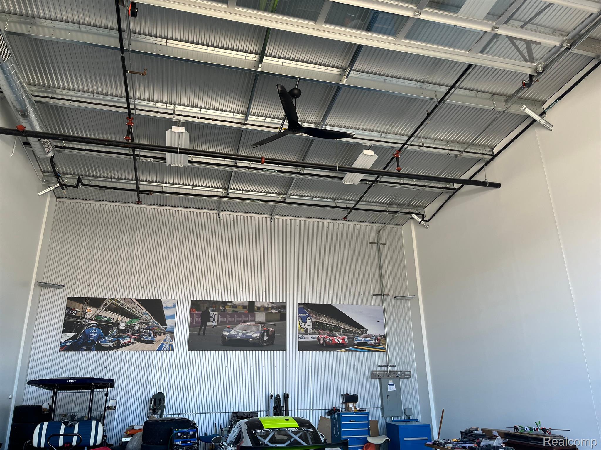 7 STRAIGHTAWAY Drive