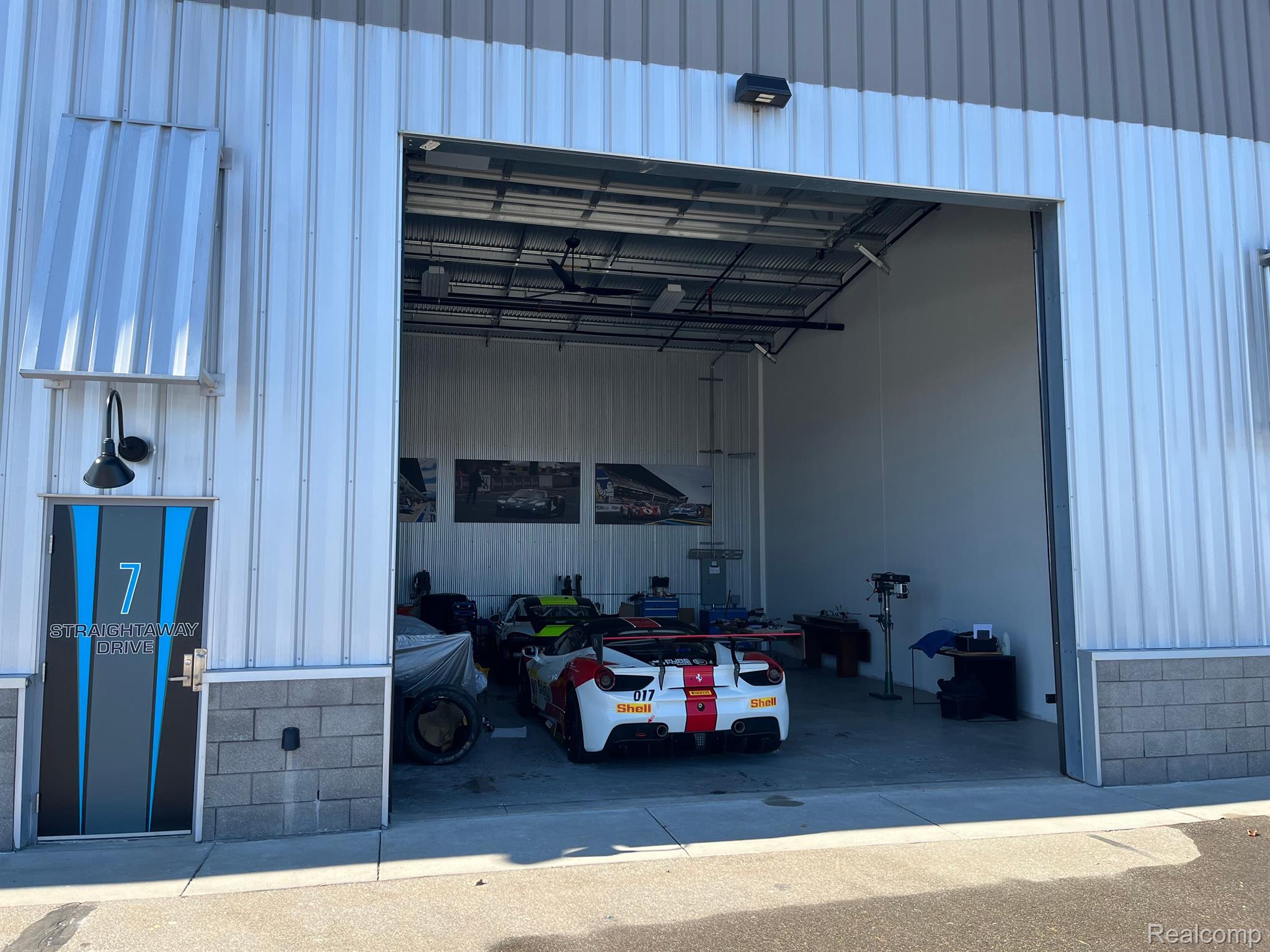 7 STRAIGHTAWAY Drive