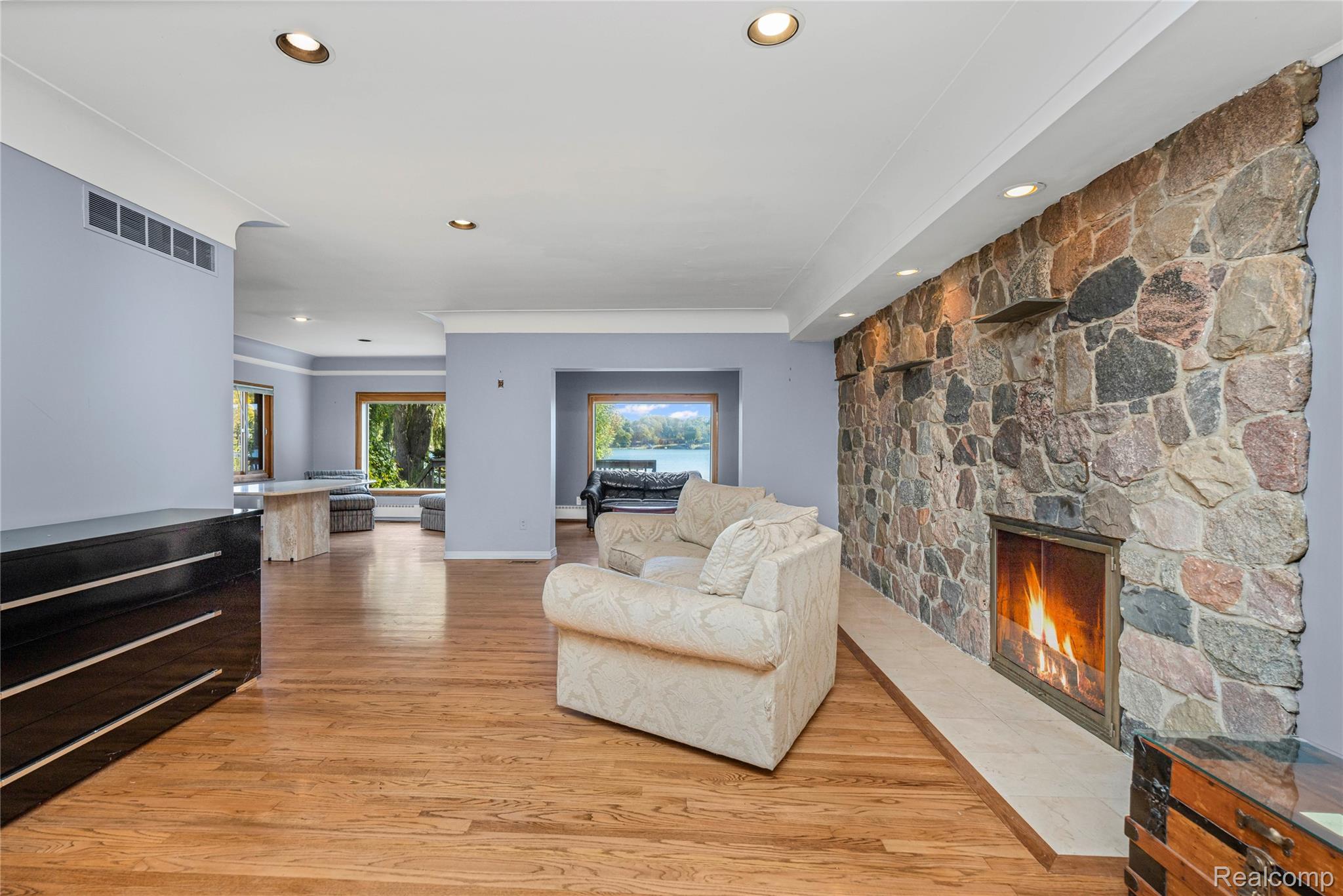 6351 Alden Drive