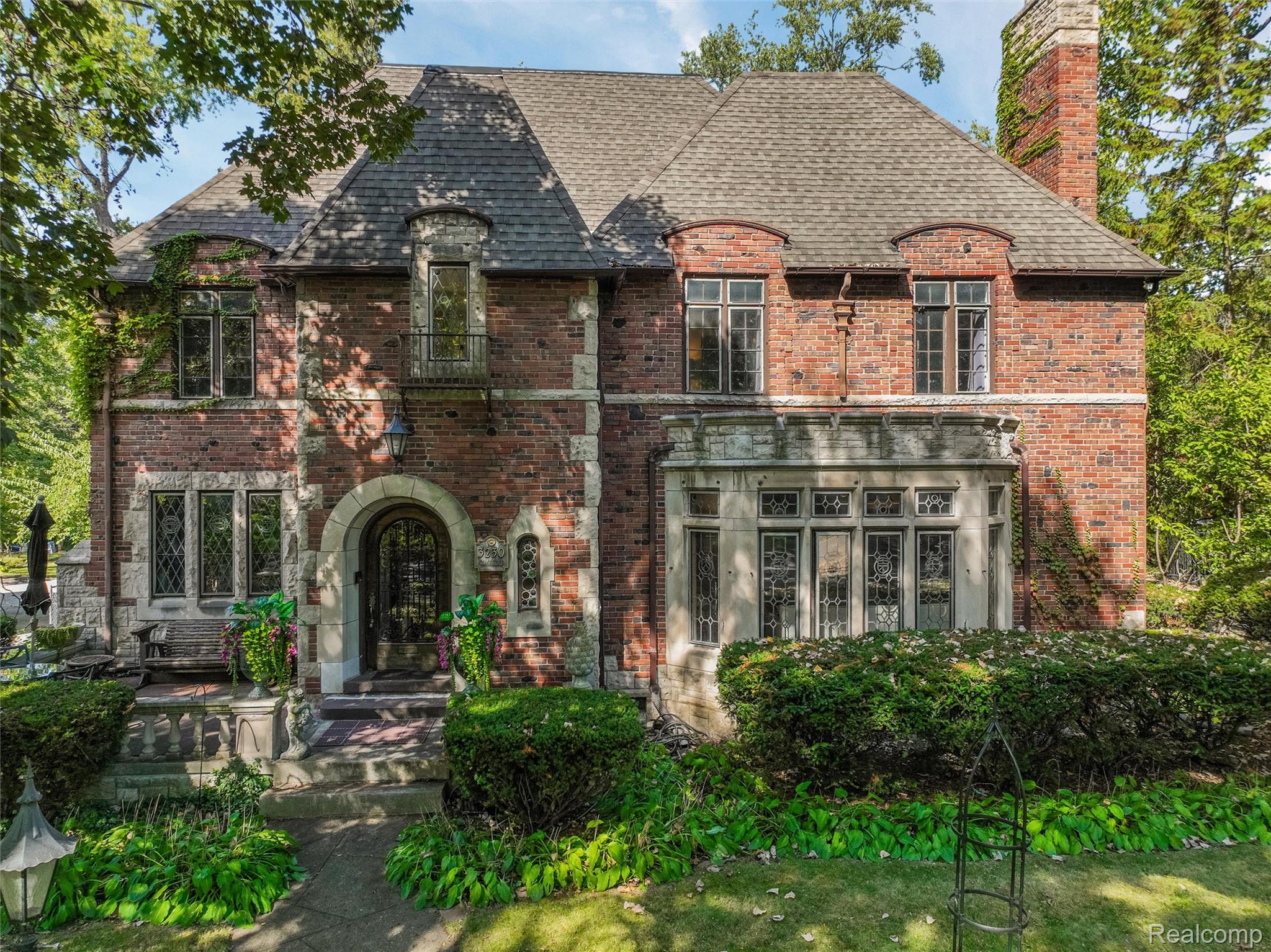 3230 Cambridge Avenue