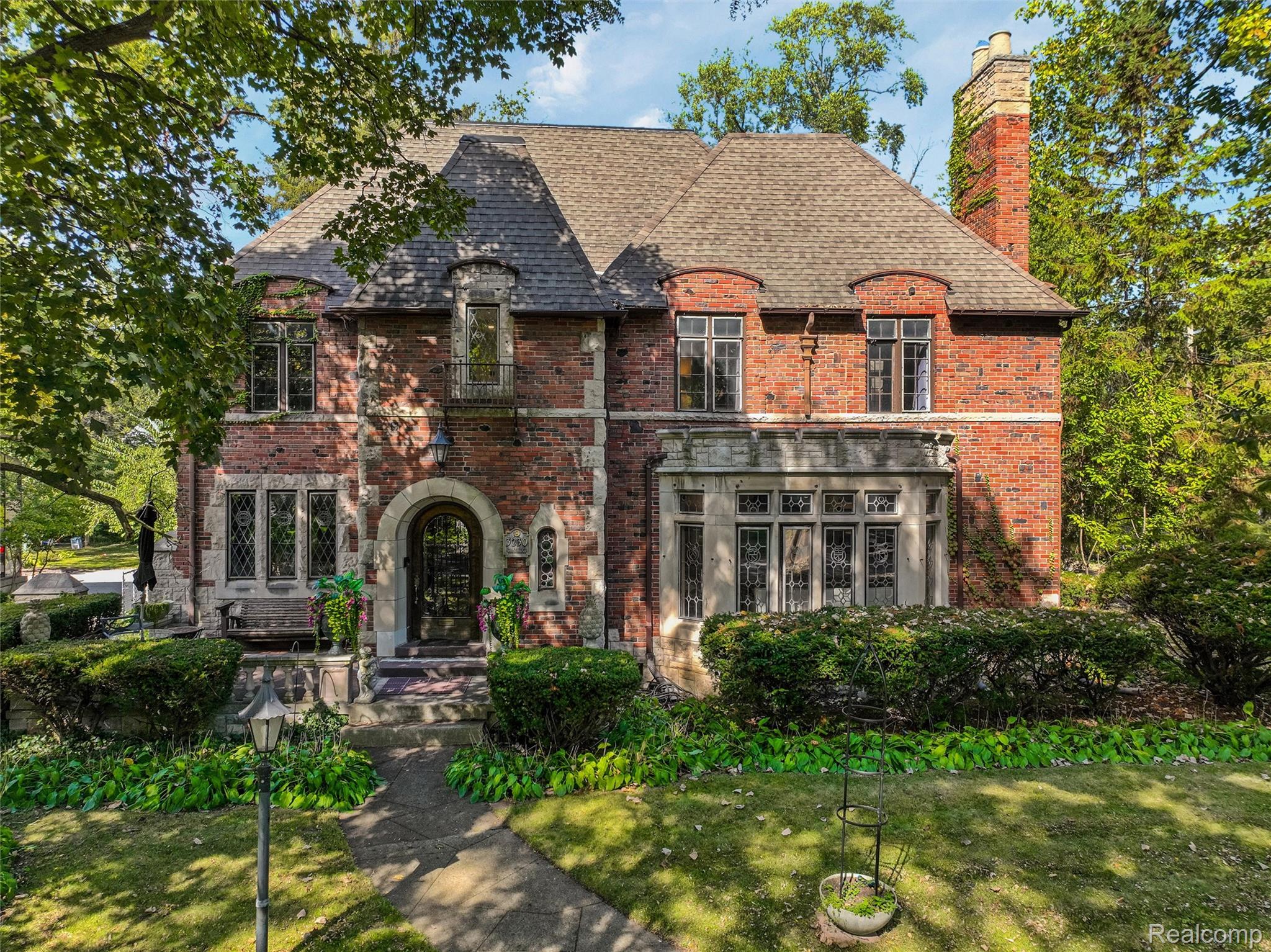 3230 Cambridge Avenue