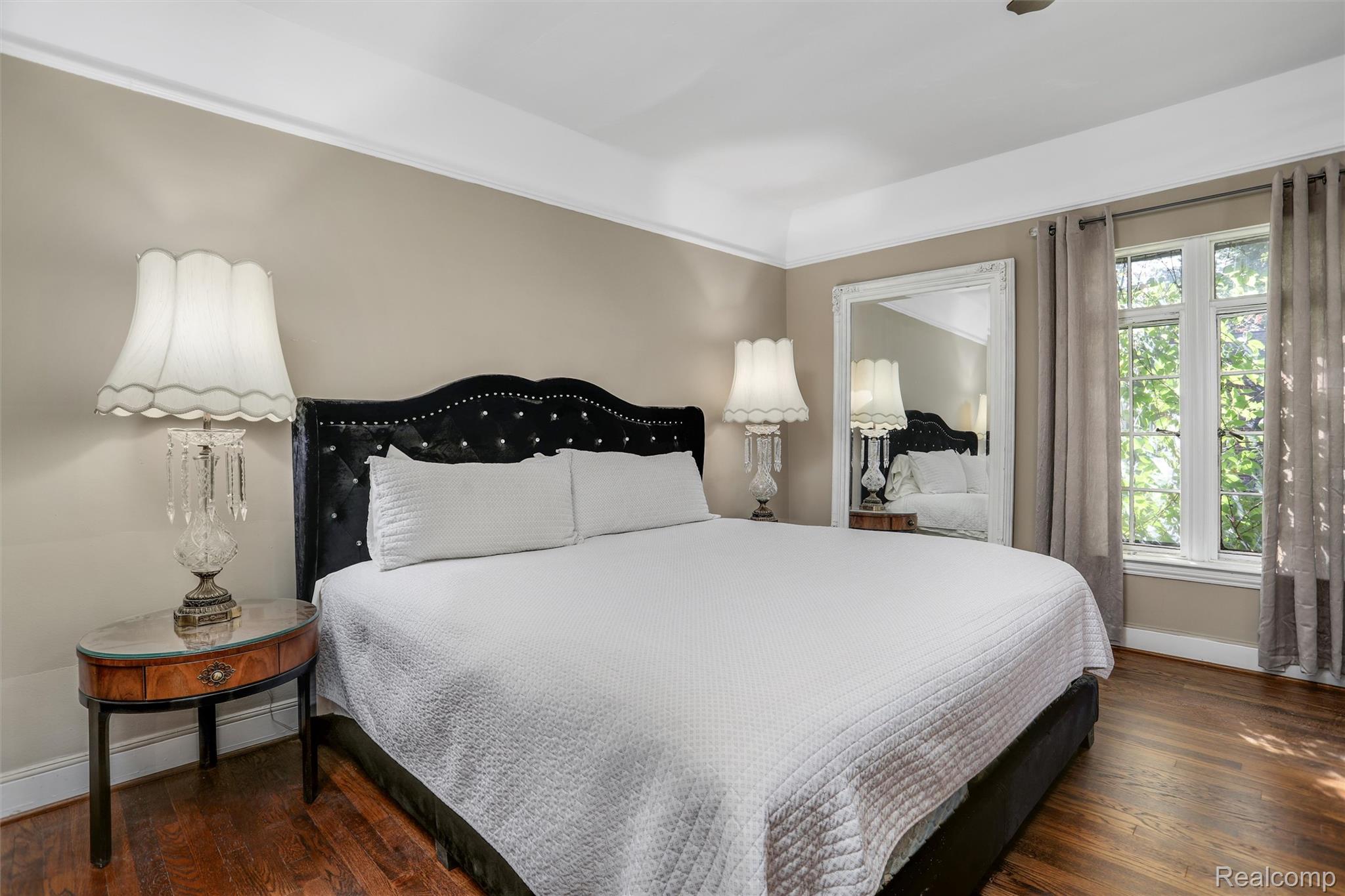 3230 Cambridge Avenue