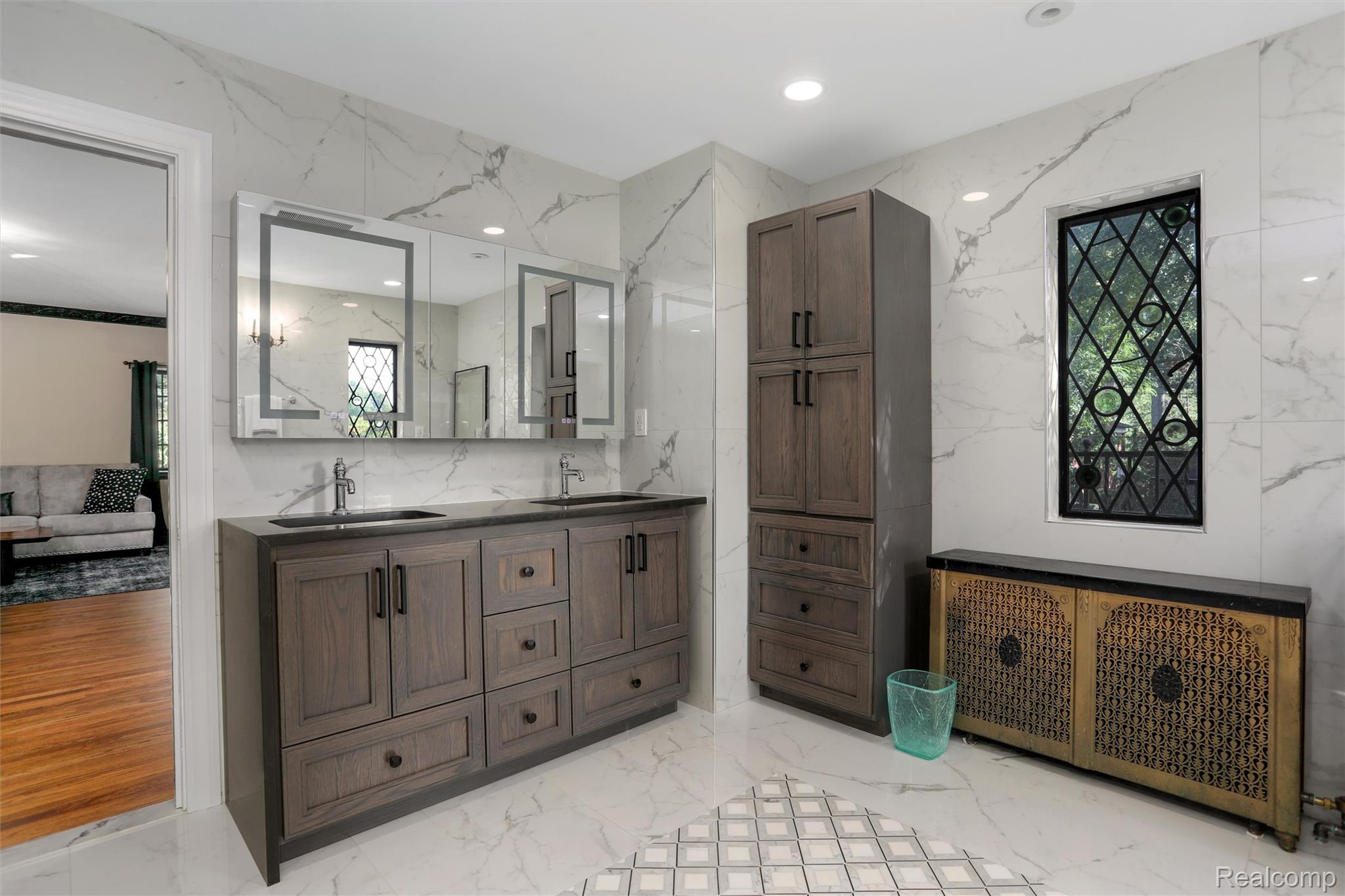 3230 Cambridge Avenue