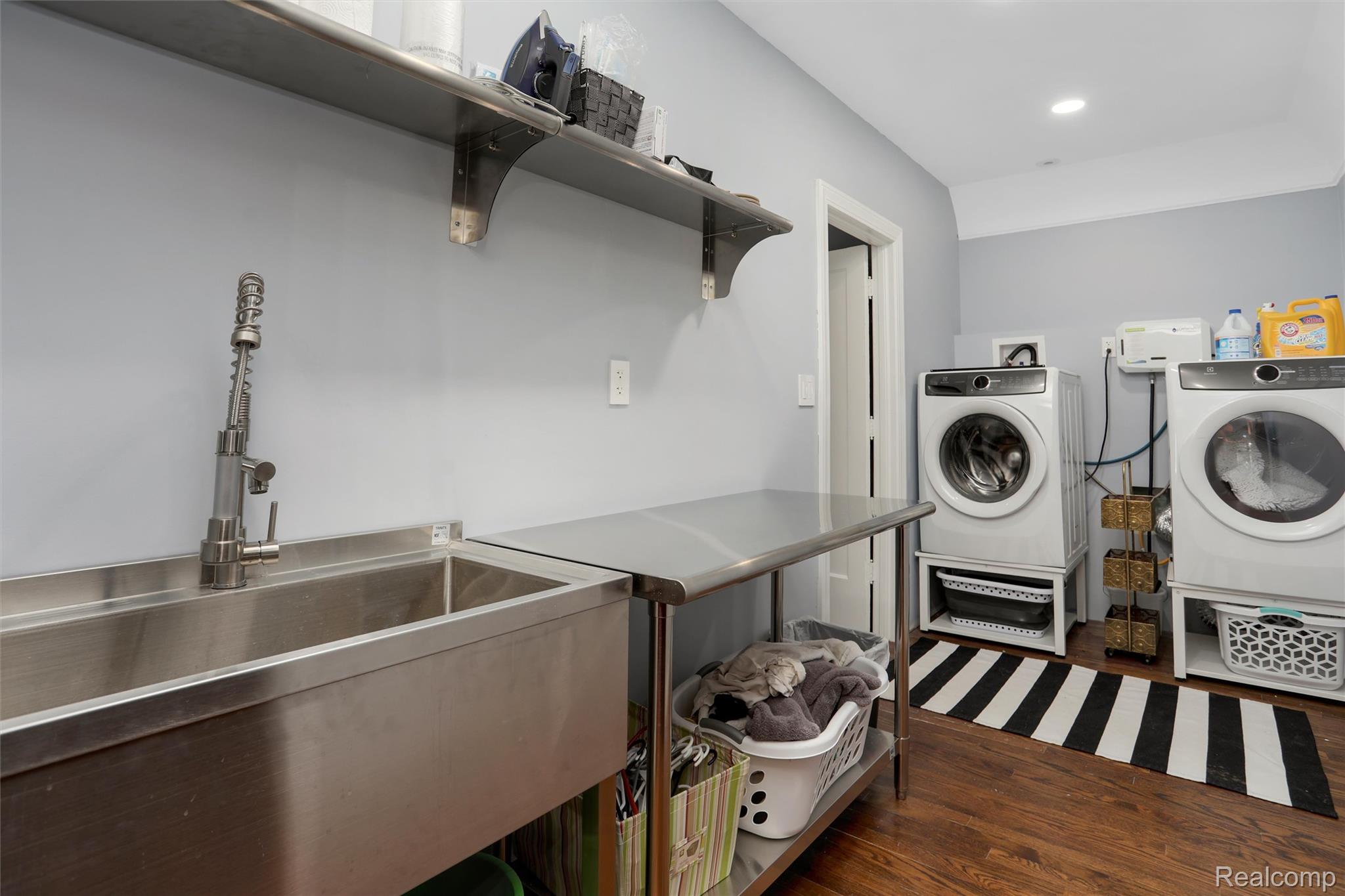 3230 Cambridge Avenue