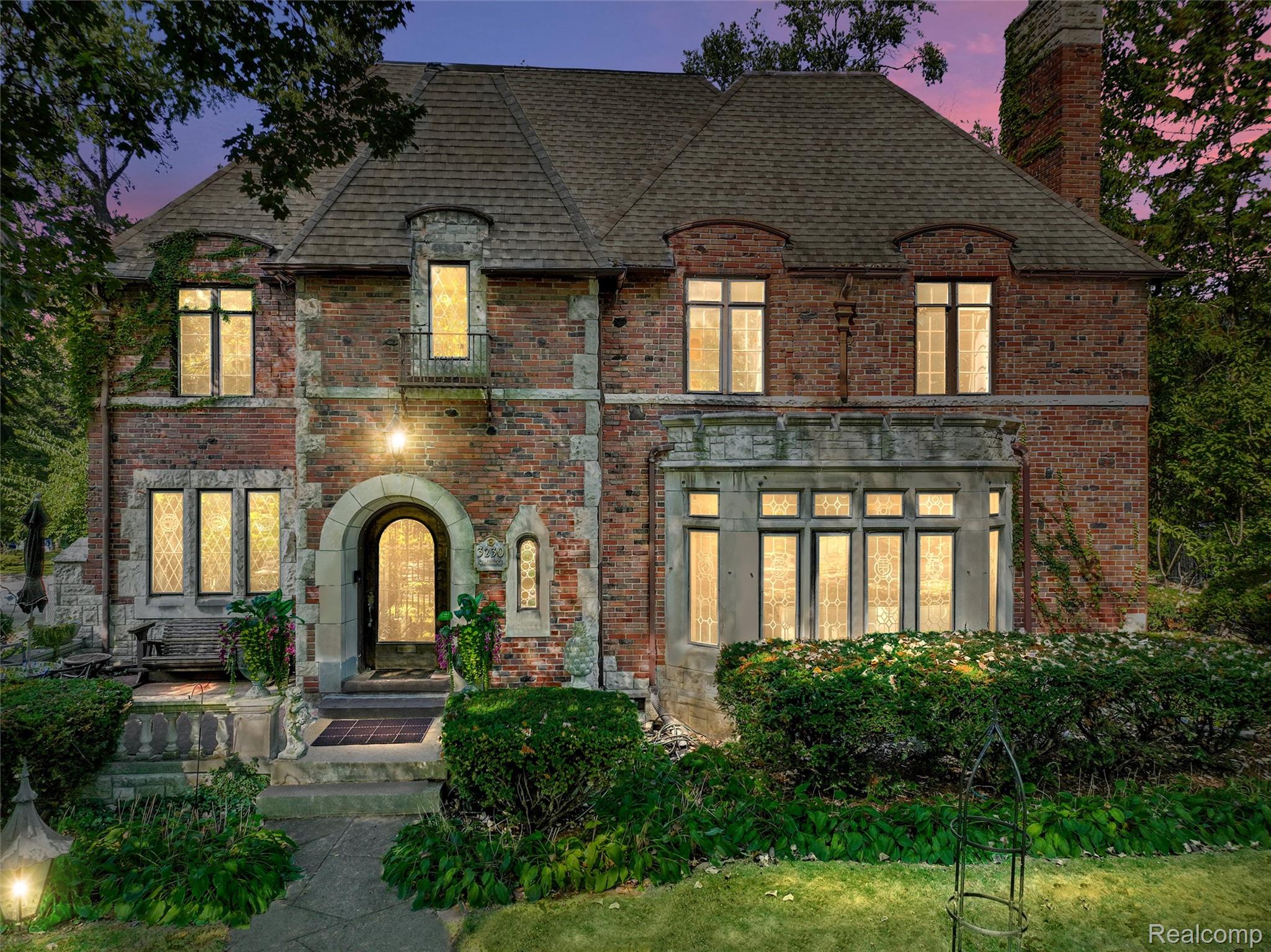 3230 Cambridge Avenue