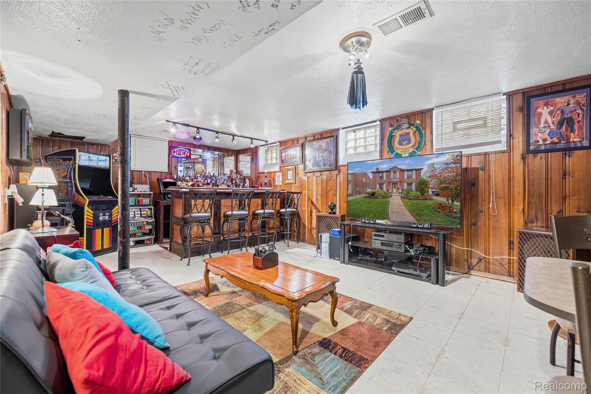 14020 Artesian Street