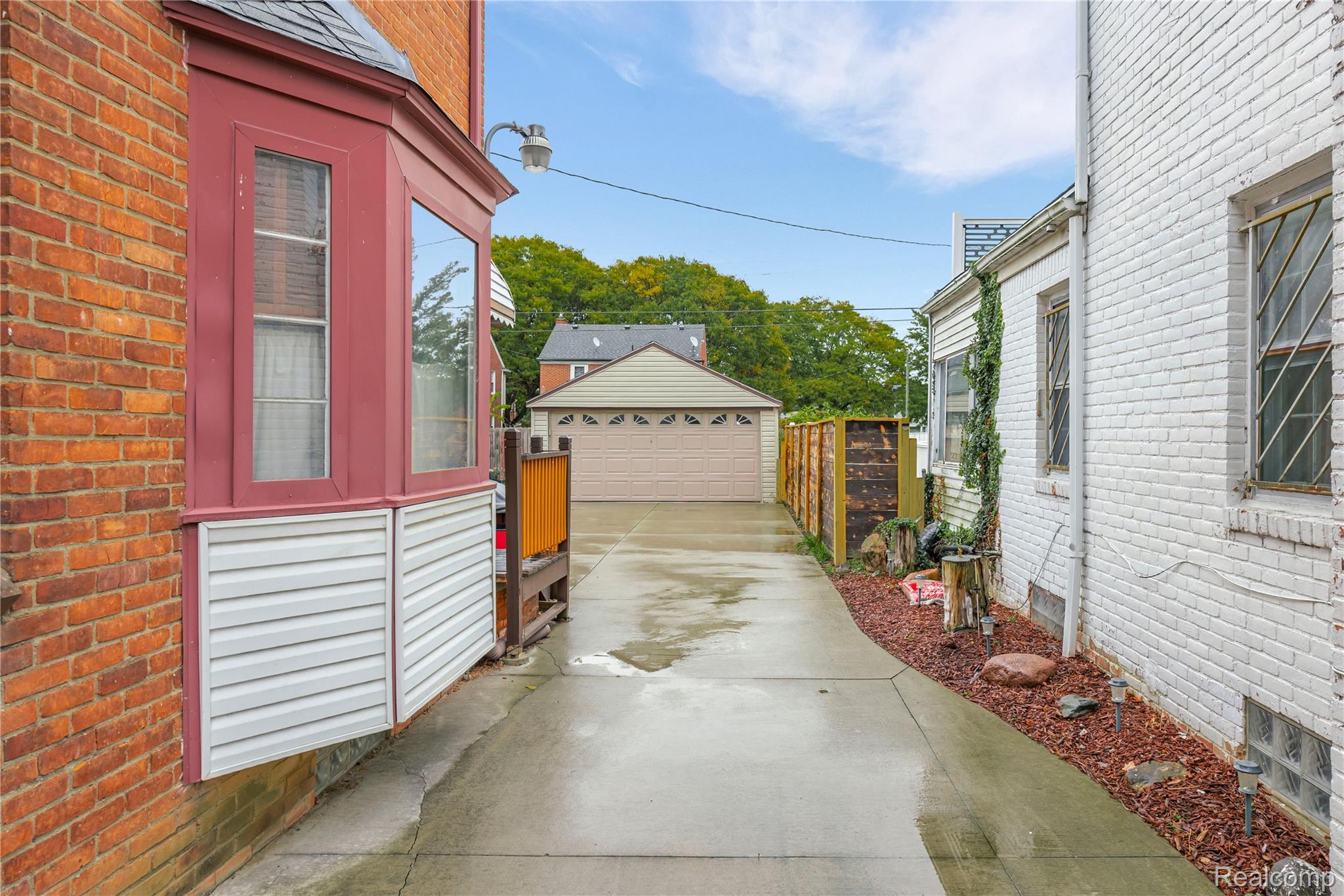 14020 Artesian Street